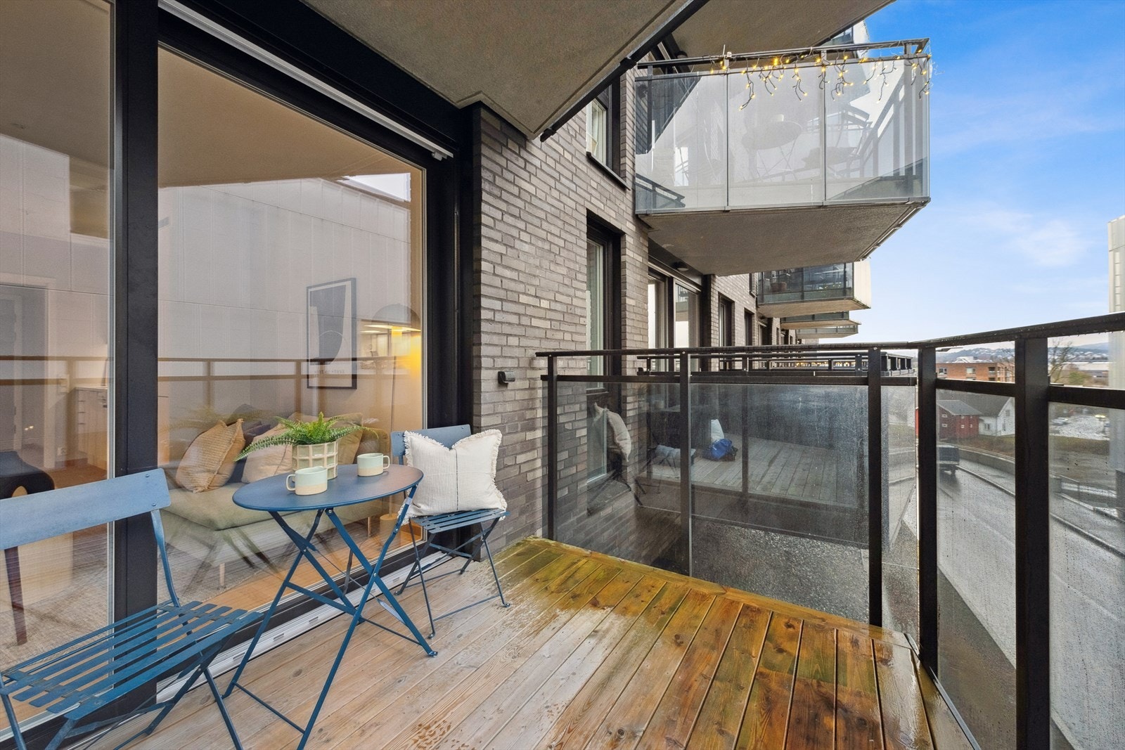 Balkongen på ca. 7,1 kvm. og er vendt mot vest. Galleribilde