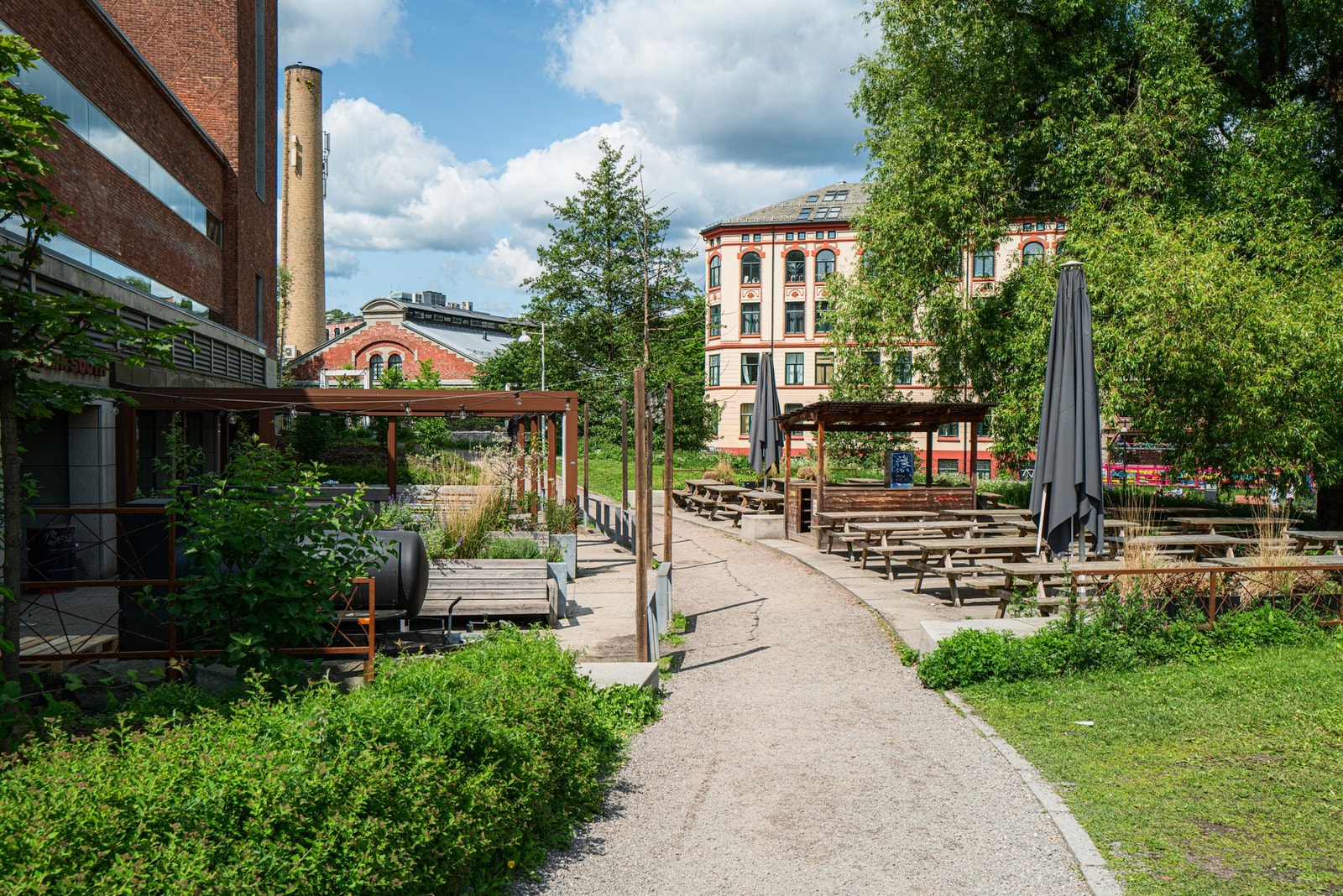 Dette er byens grønne lunger som fungerer som flotte samlingssteder på sommers- og vinterstid både for barn og voksne, unge og eldre. Galleribilde