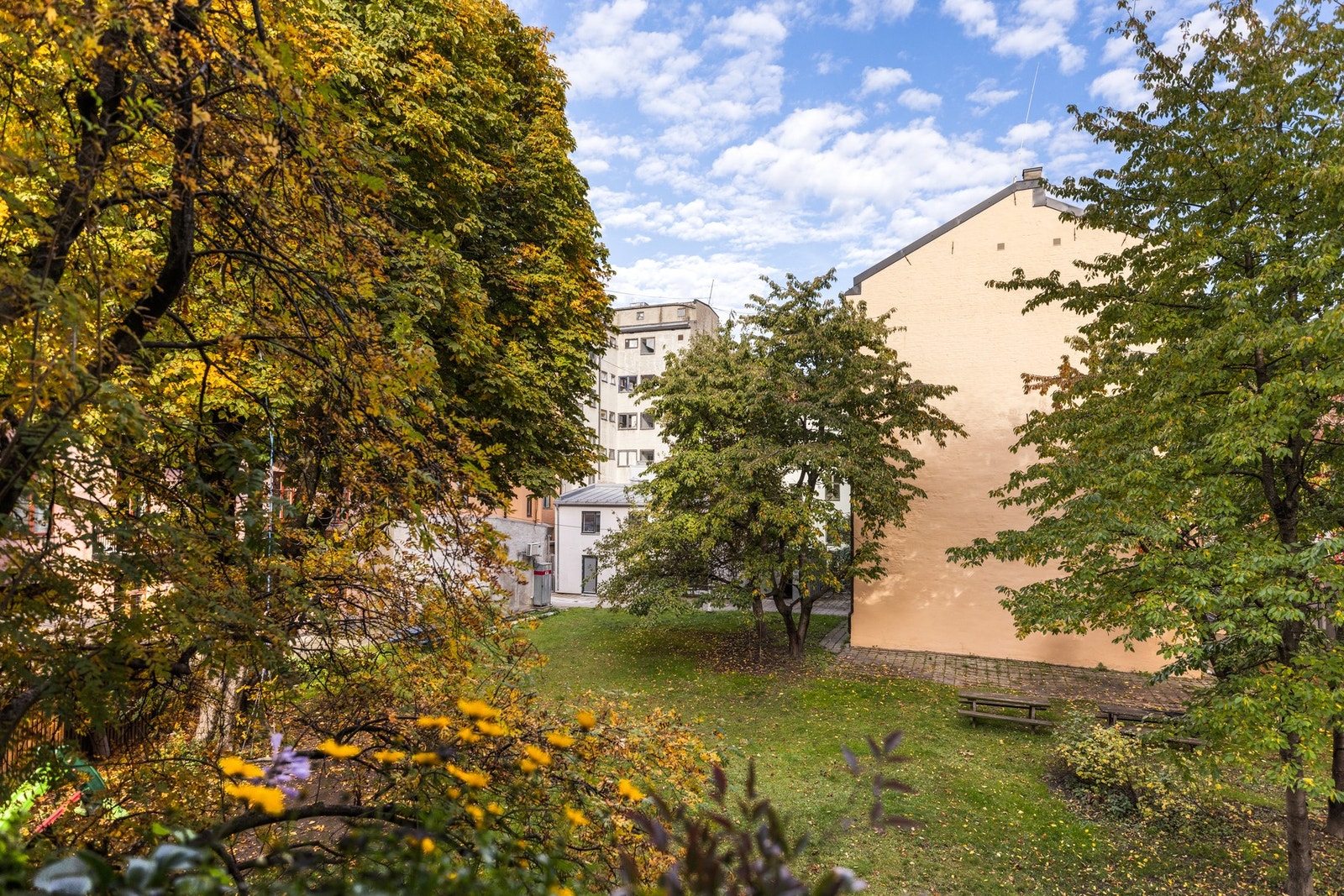 Beliggenheten er utmerket - her bor du tilbaketrukket i rolige omgivelser. Galleribilde