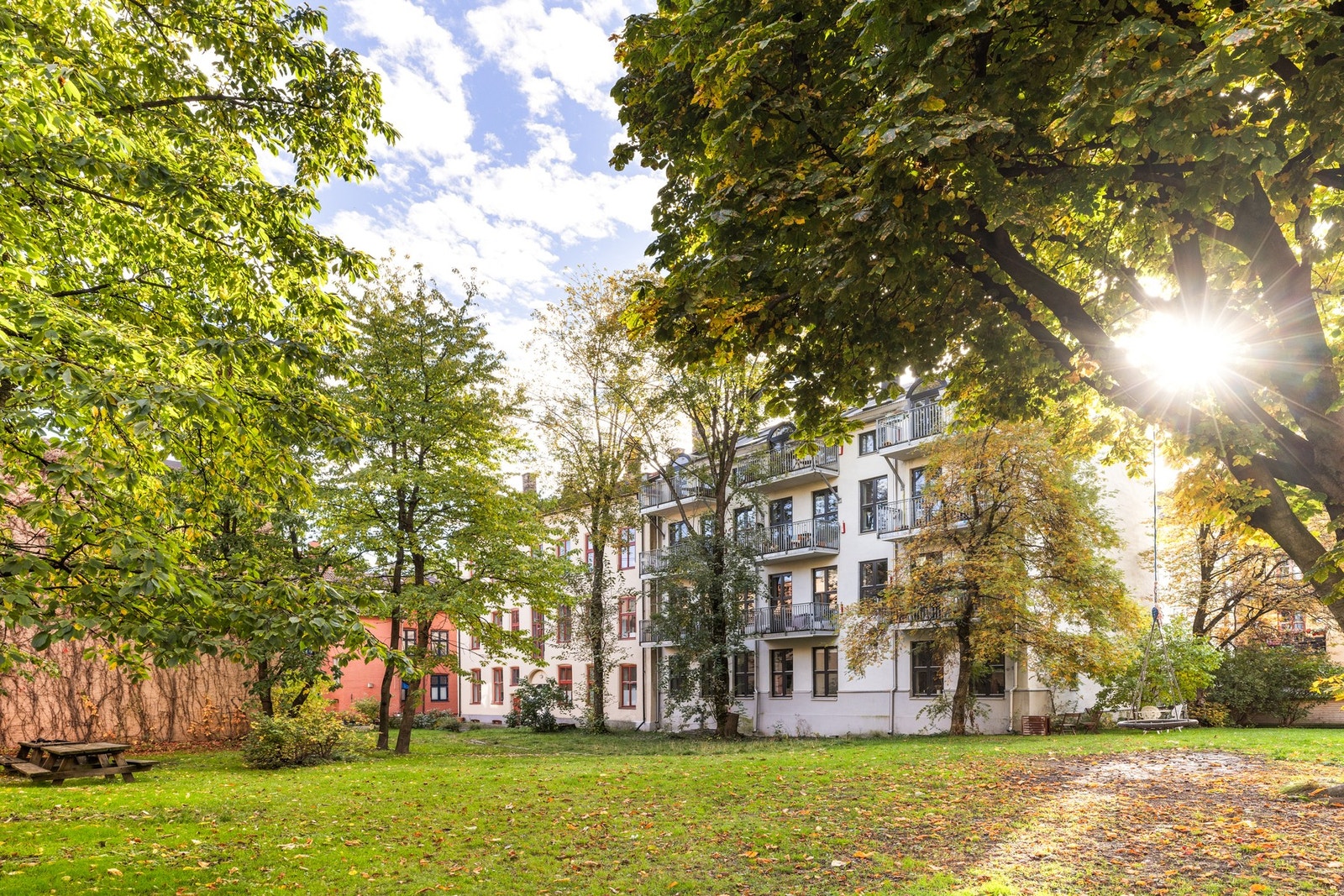 Her bor du stille og rolig til i indre gård! Galleribilde