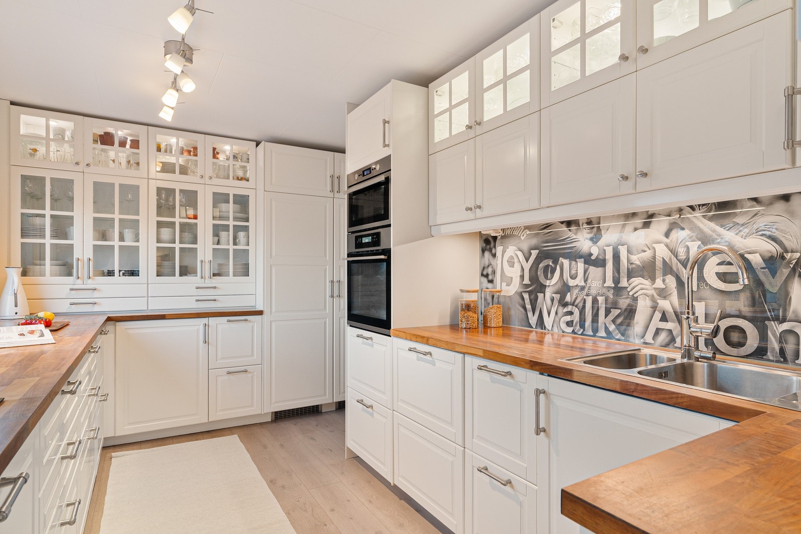 Kjøkkenet er på 12 kvm. Galleribilde