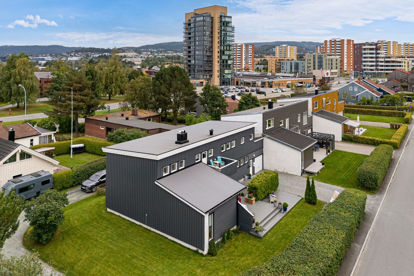 Attraktiv plassering i et rolig og etablert boligområde på Valentinlyst. Galleribilde