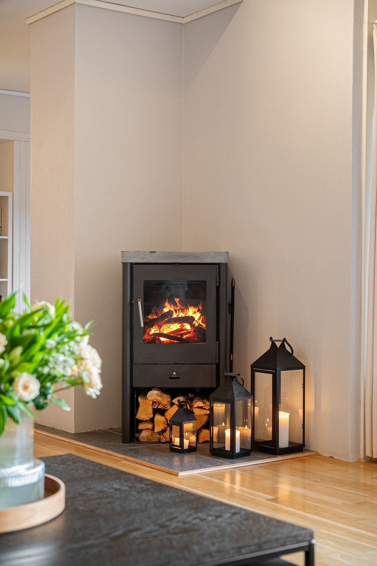 Koselig peiskrok som skaper en lun og behagelig atmosfære. Galleribilde