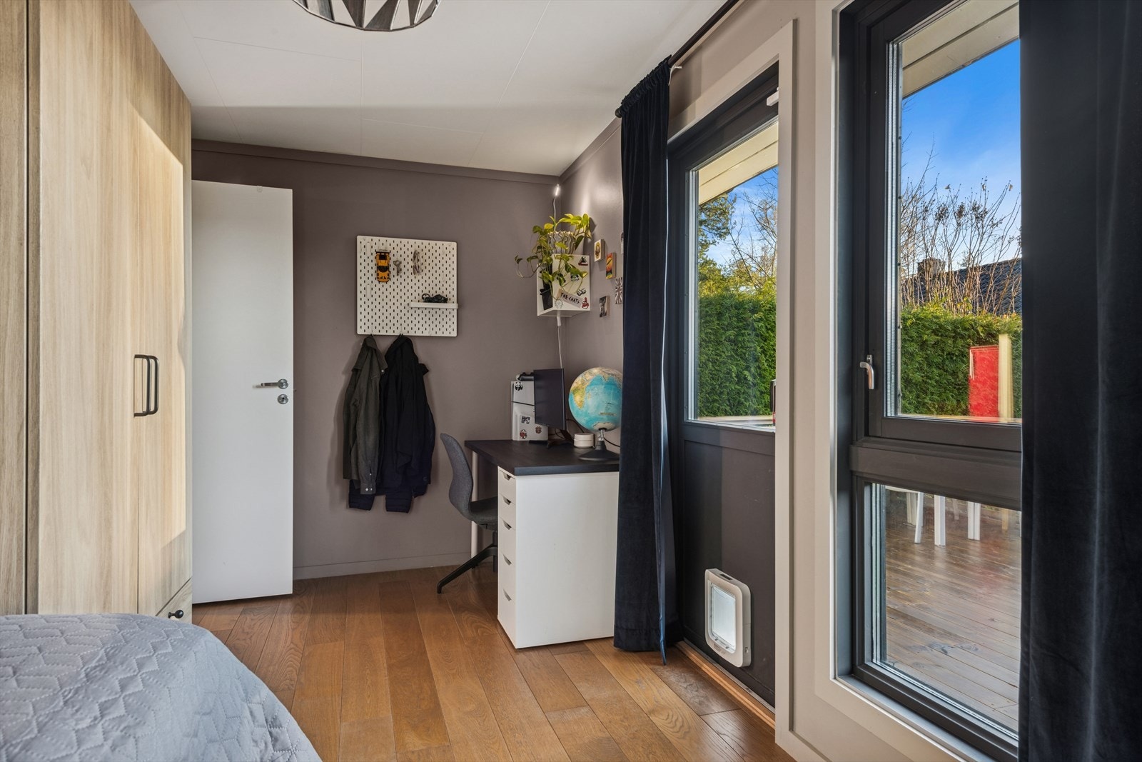 Soverommene kan enkelt tilpasses ulike behov - enten du ønsker kontor, gjesterom eller barnerom, gir planløsningen stor fleksibilitet. Galleribilde