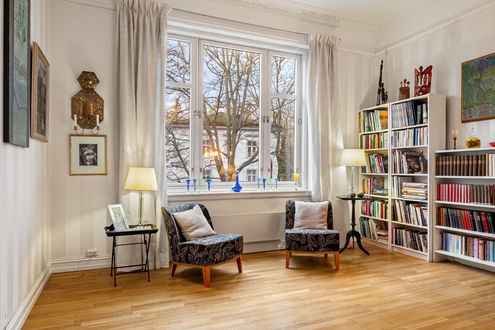 Godt med lys inn i spisestuen Galleribilde