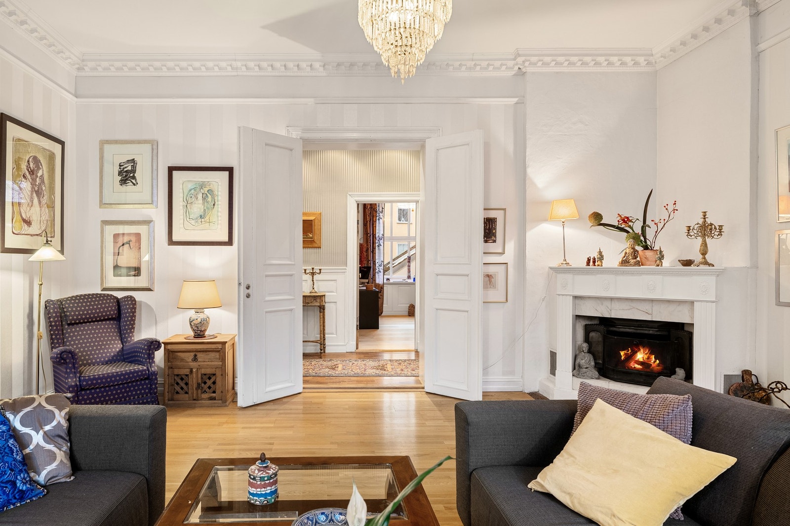 Stor og herskapelig Frognerleilighet med klassiske detaljer. Galleribilde