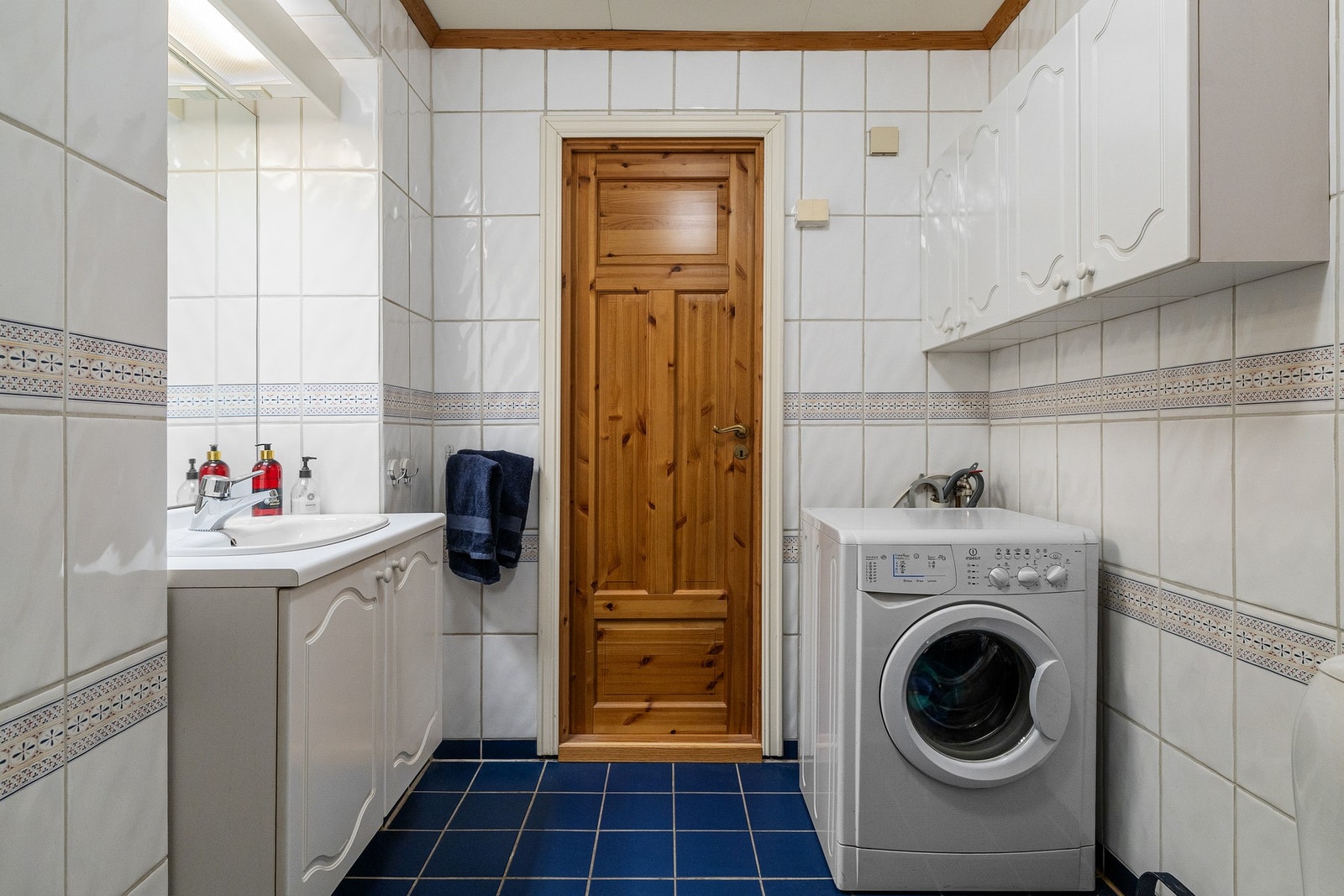 Bad med plass til vaskemaskin Galleribilde