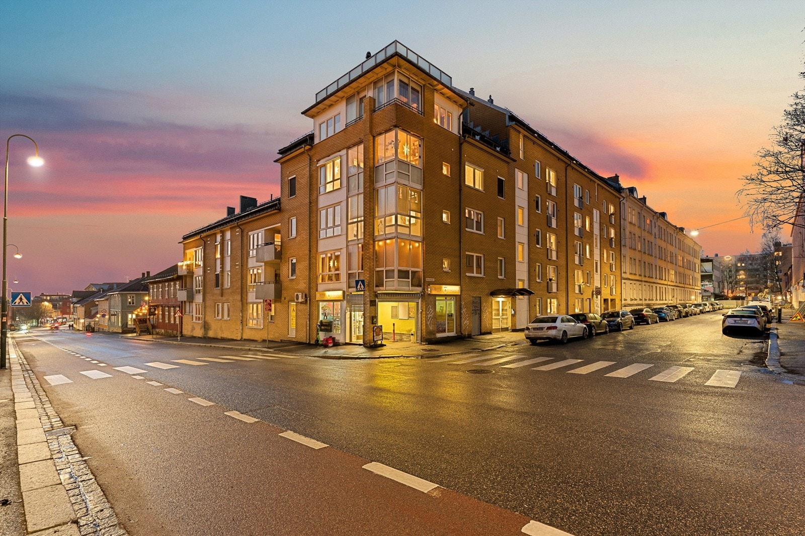 Leiligheten ligger sentralt på Vålerenga, med nærhet til butikker, kafeer og kollektivtransport. Galleribilde