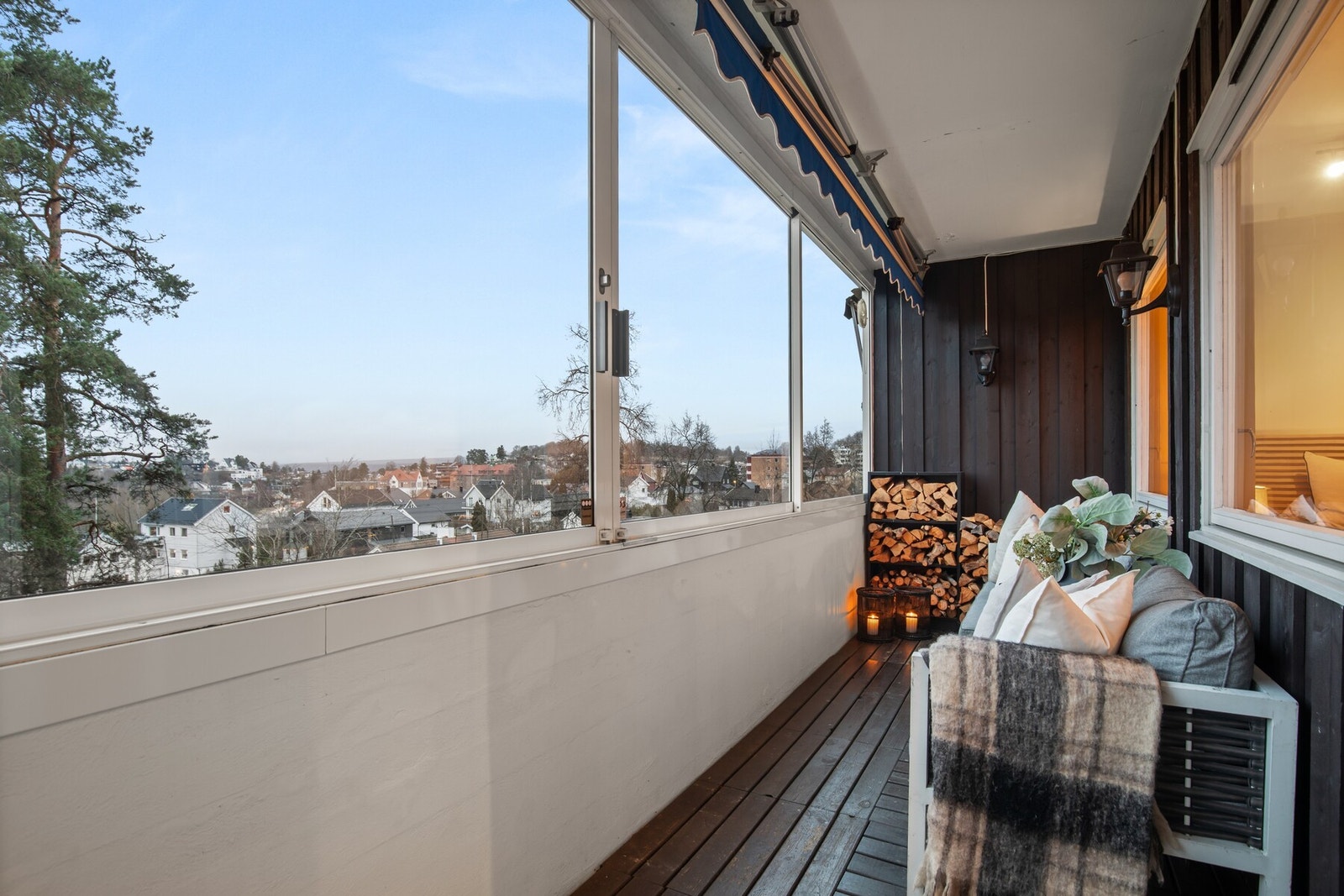 Innglasset balkong. Galleribilde