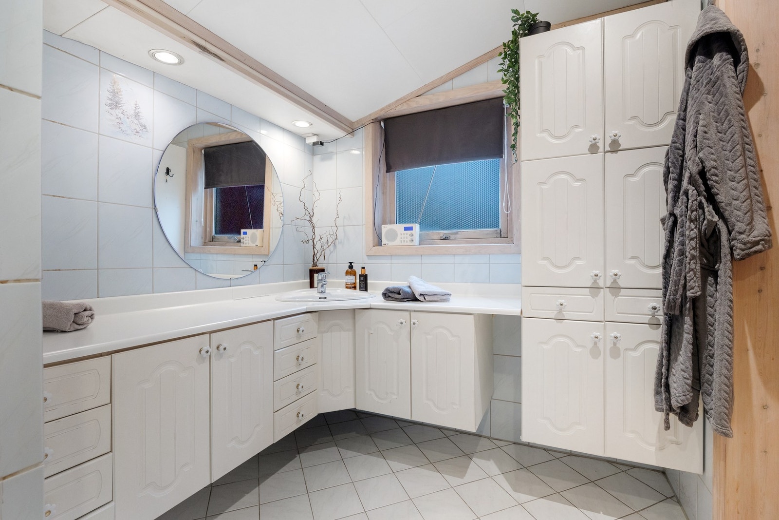 Bad: 6,4 m² Badet må påregnes rehabilitering Galleribilde