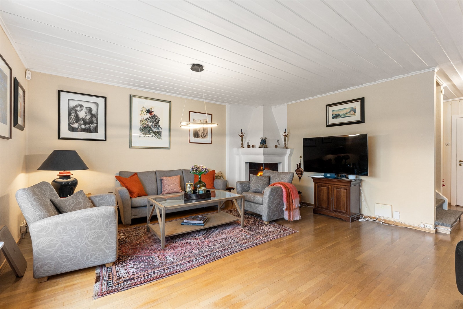 Her er det god plass til flere sittegrupper og ulik møblering. Galleribilde