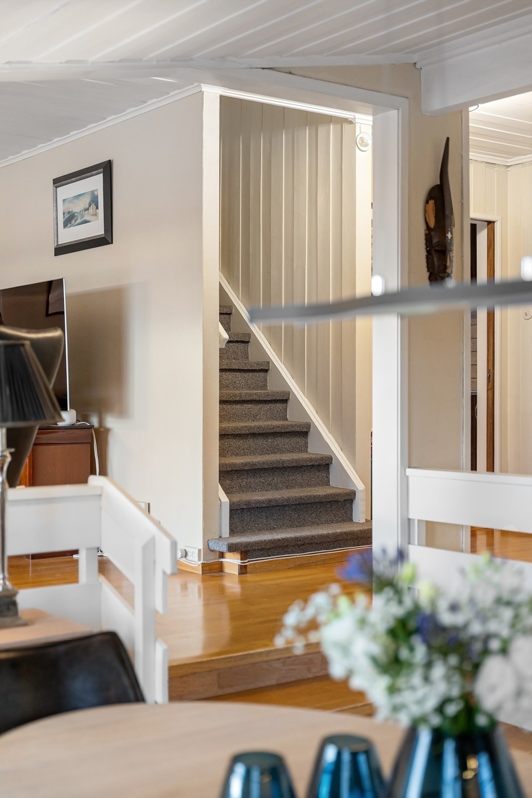 Trappen leder opp til boligens andre etasje. Galleribilde