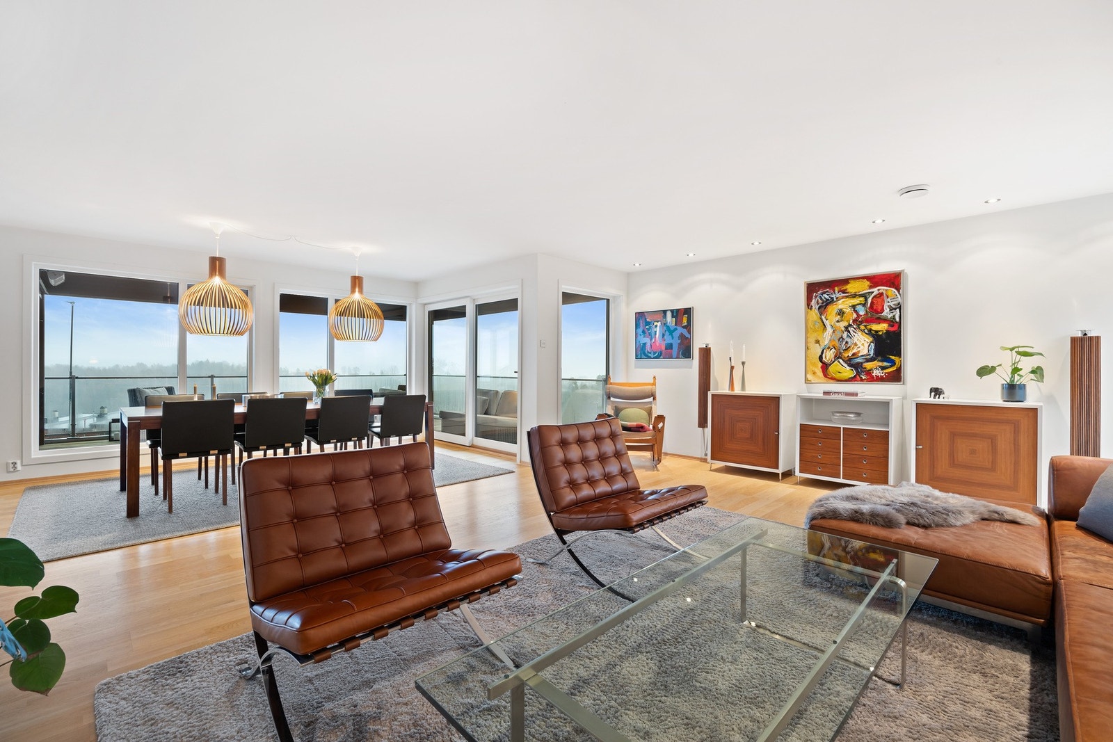 God plass til salong og spisestue Galleribilde