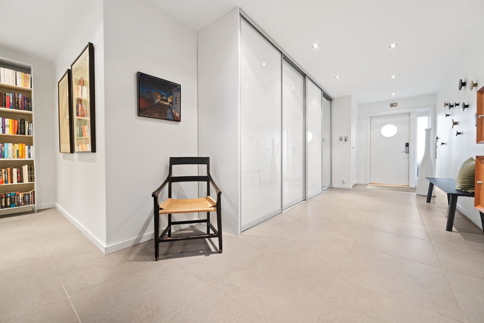 Meget romslig entré/hall Galleribilde