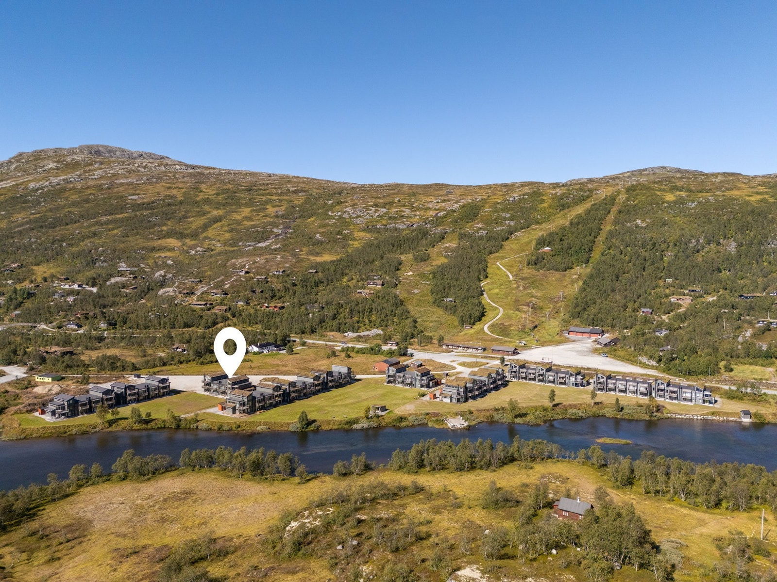 Beliggende blant flott natur, med gode muligheter for et rikt friluftsliv Galleribilde