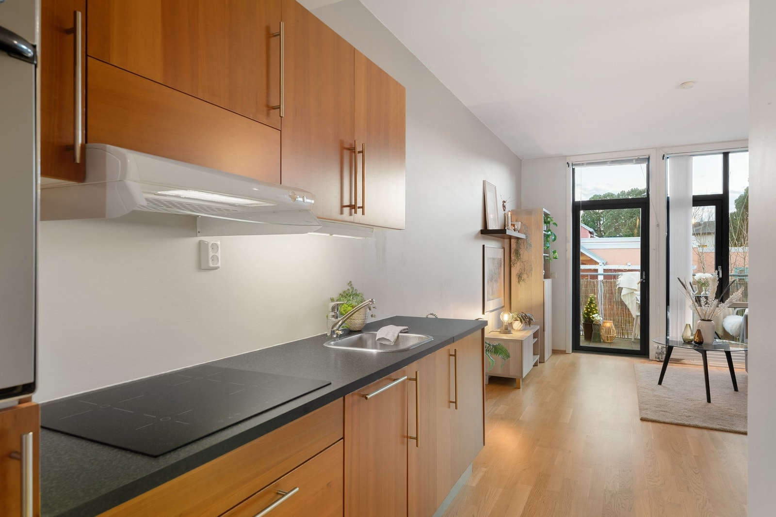 Flott kvalitetskjøkken fra HTH med integrerte hvitevarer. Galleribilde