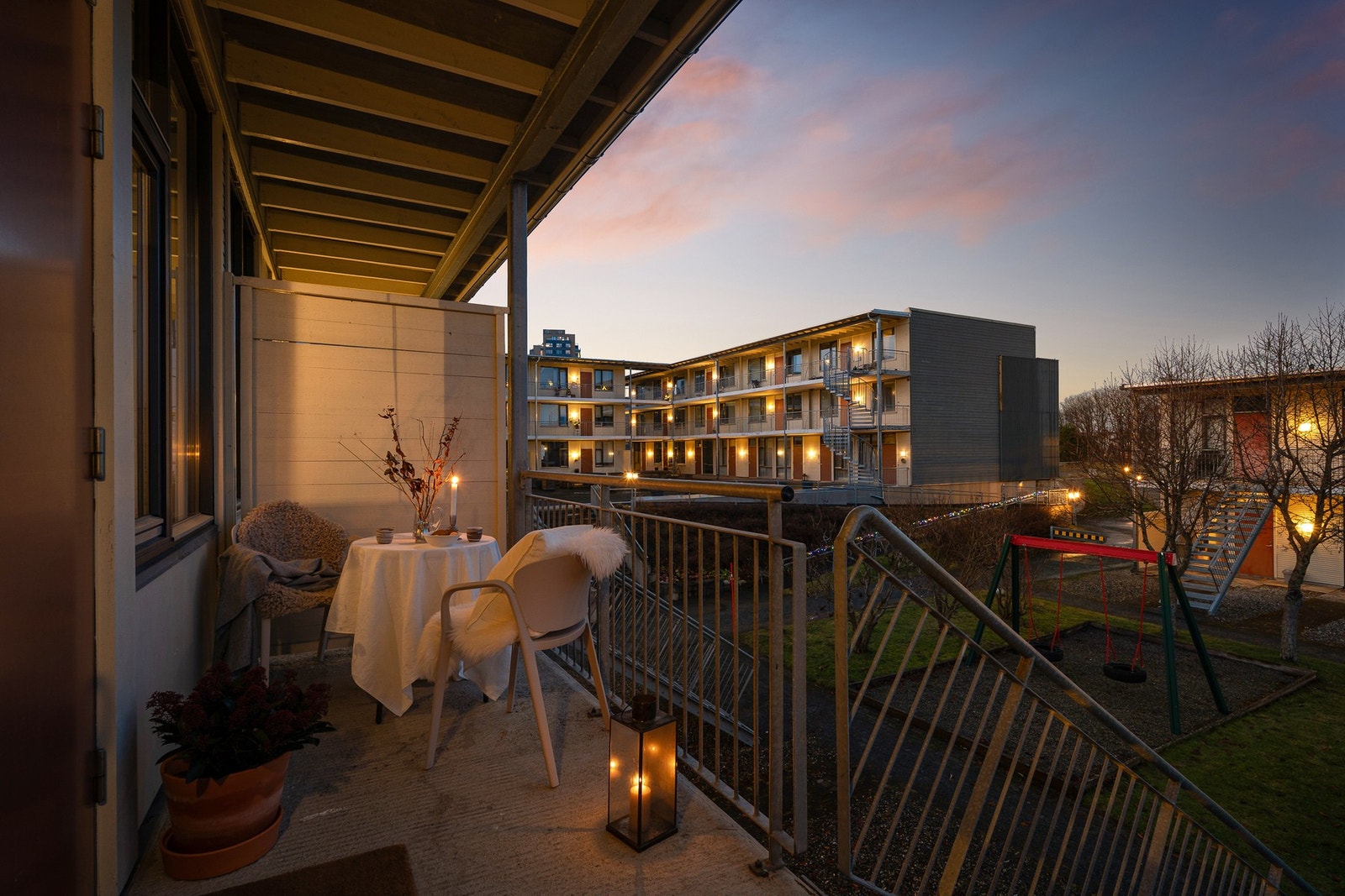 Med balkonger på begge sider av leiligheten får du optimale solforhold - her kan du nyte morgensolen på den ene siden og kveldssolen på den andre. Galleribilde