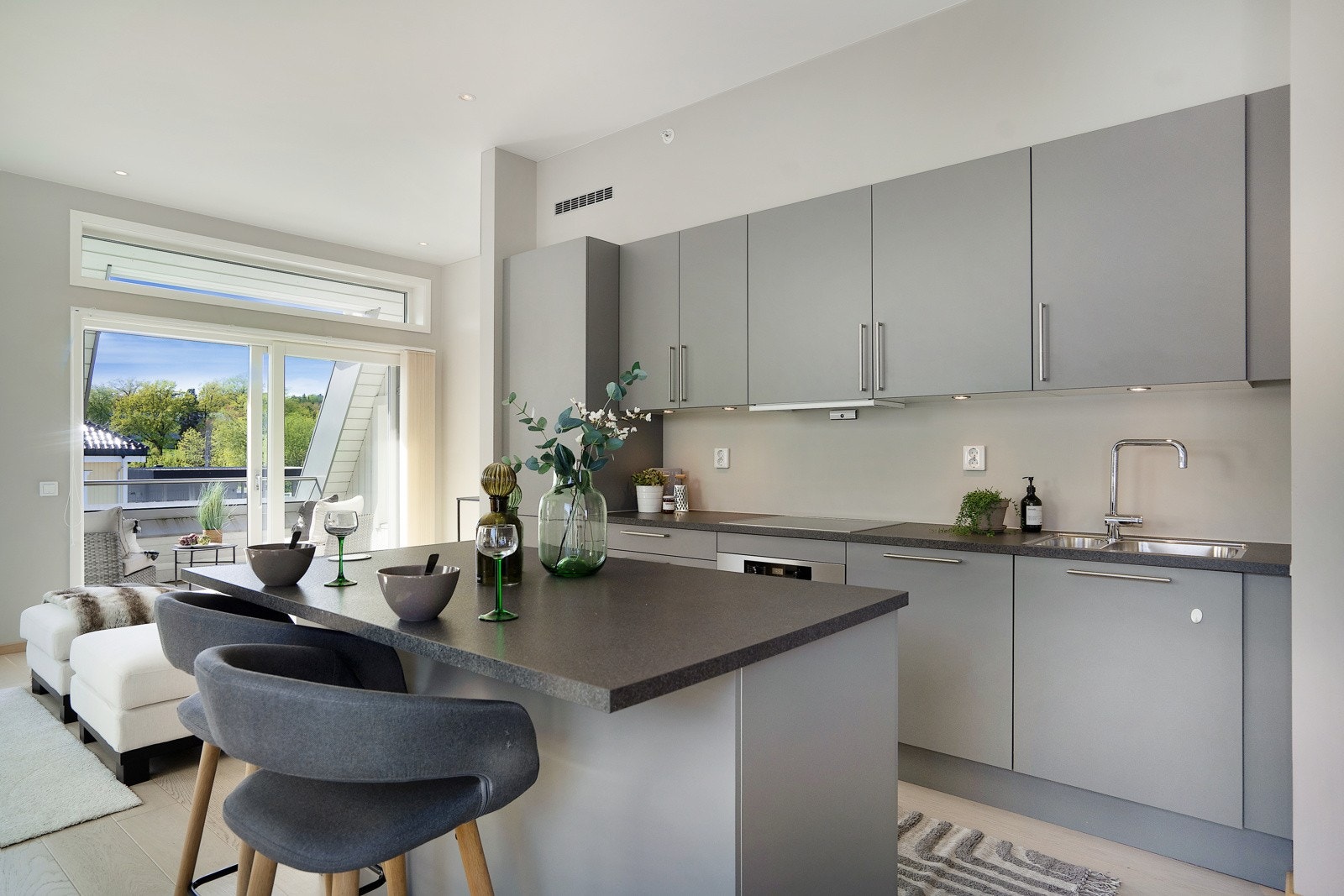 Stilren og moderne kjøkkeninnredning, type HTH Galleribilde