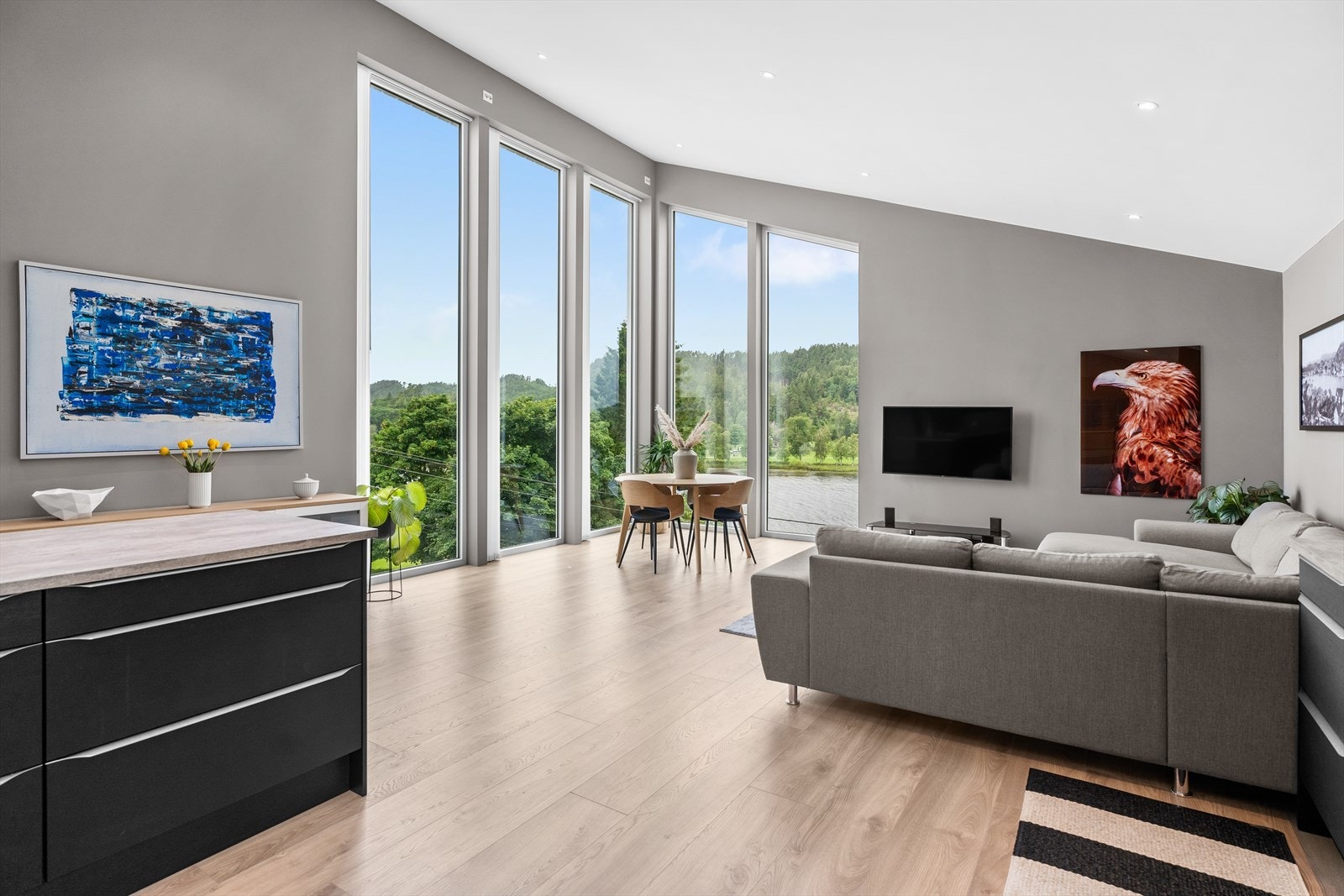 Nydelig utsikt mot Mandalselva Galleribilde