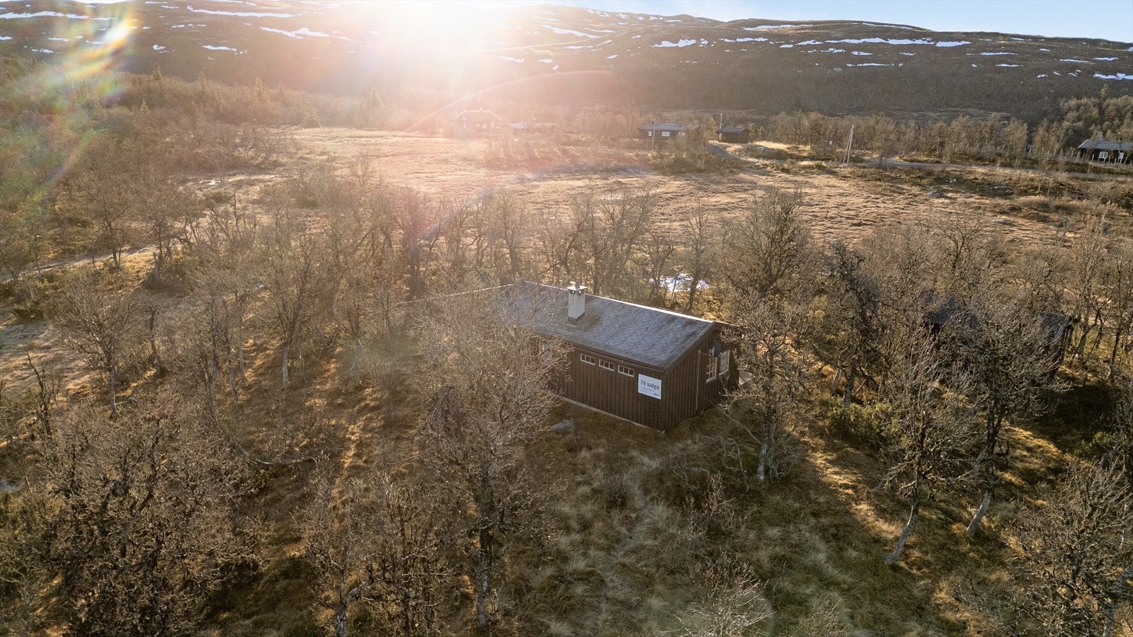Velkommen til Reglavegen 9! Nyte fine høstdager mens solen skinner. Galleribilde