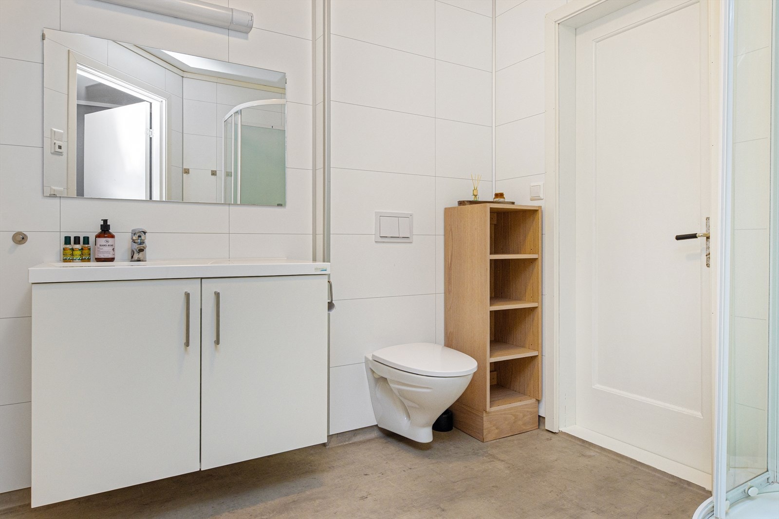 Bad i hybel Galleribilde