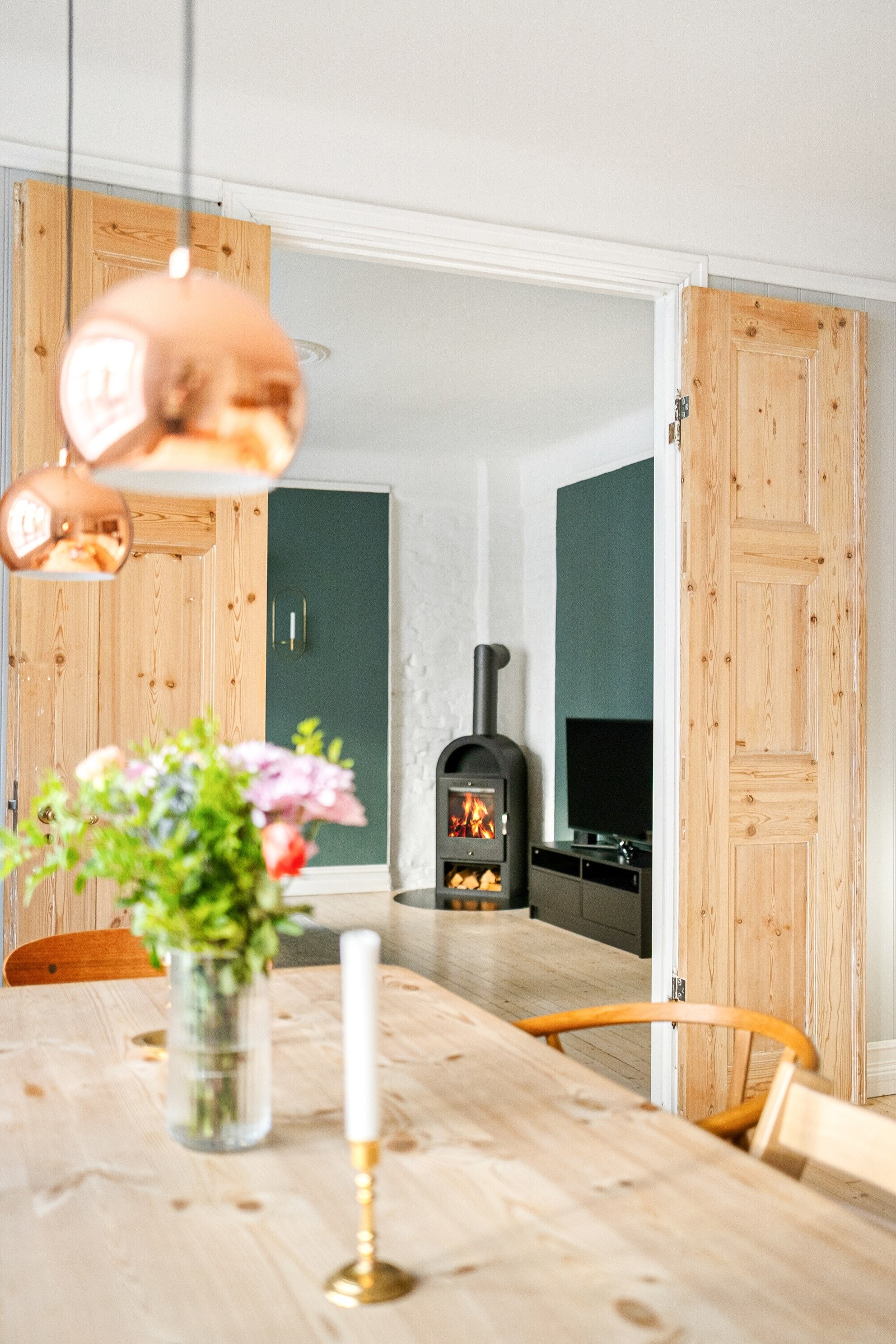 Dører i heltre komplementerer de lekre tregulvene. Galleribilde