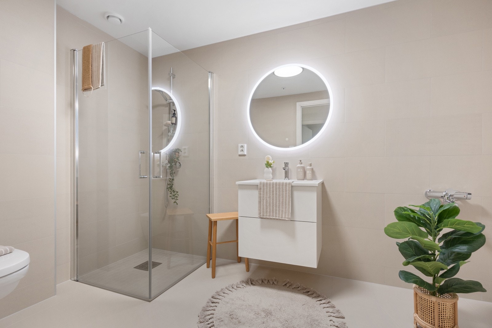 Bad to ligger like før inngangene til soverom to og tre. Galleribilde