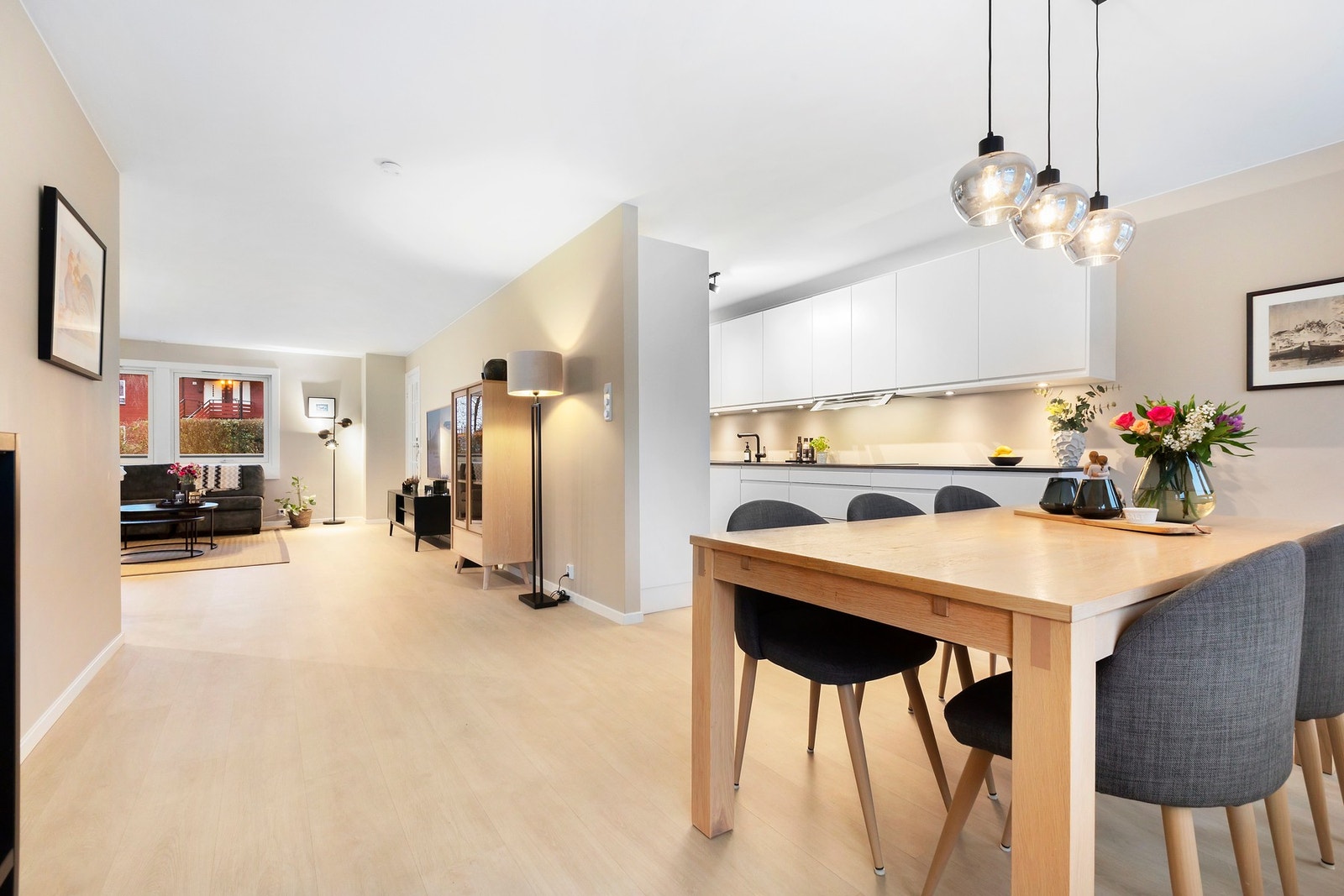 Dette er en flott familiebolig med god plass og flere møbleringsmuligheter Galleribilde