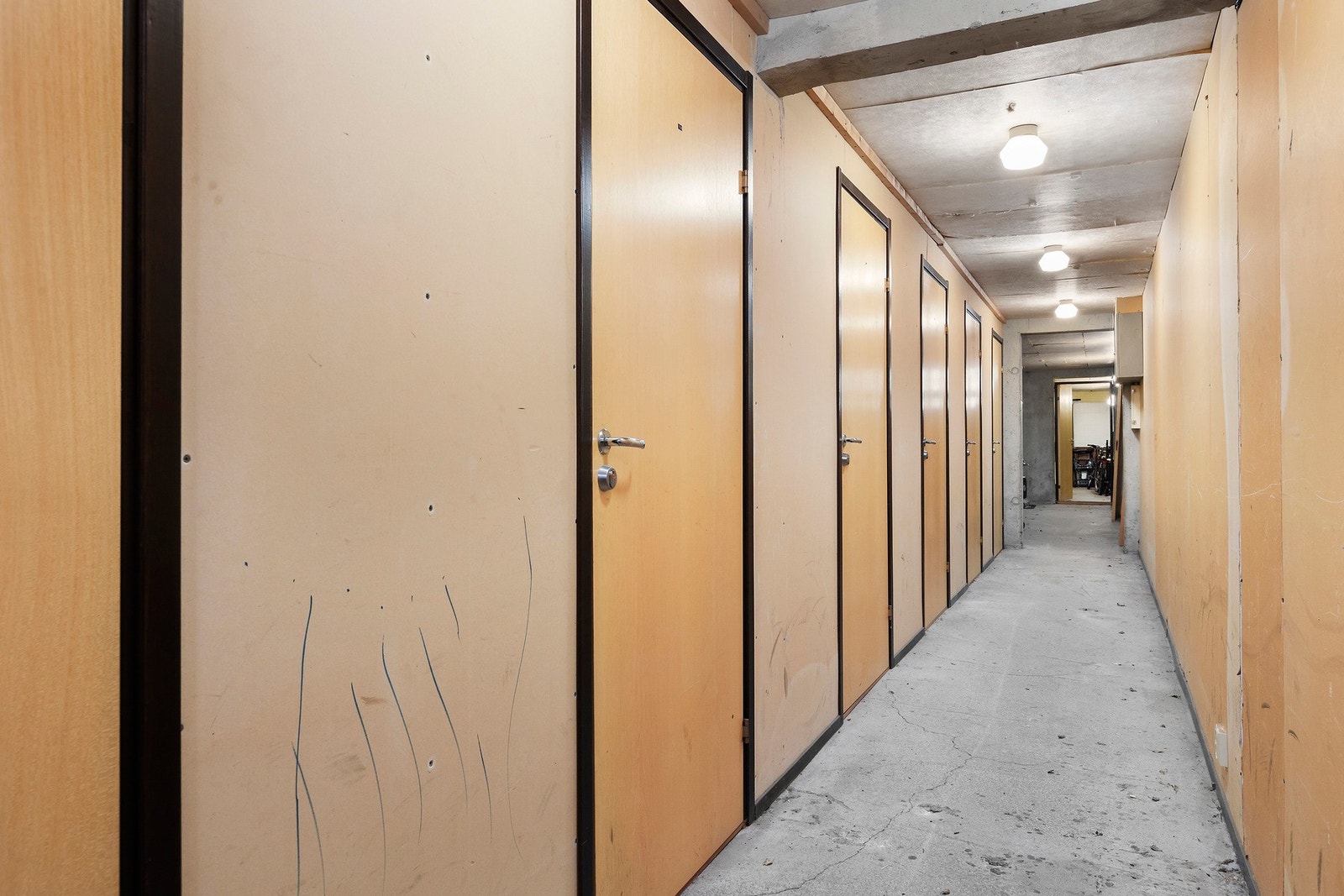 Boligen disponerer en ekstern bod på 6 kvm Galleribilde