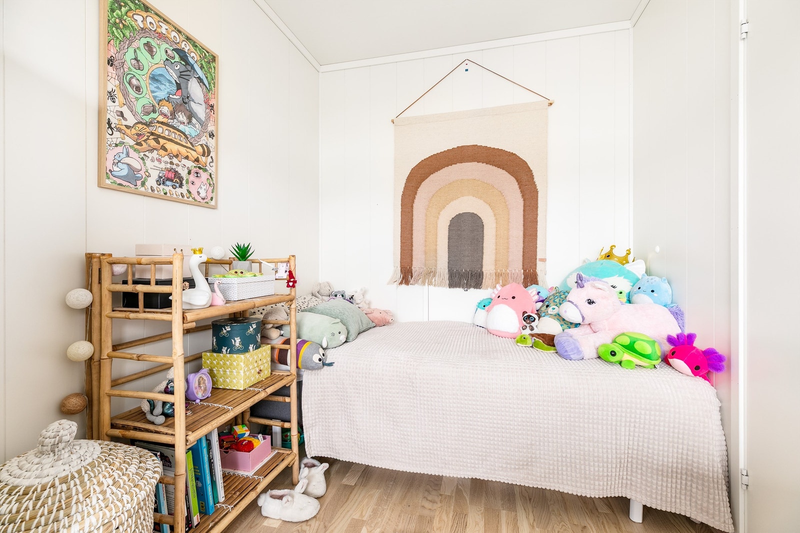 Med nesten 7 kvm. gulvflate er soverom 2 et naturlig barnerom. Galleribilde