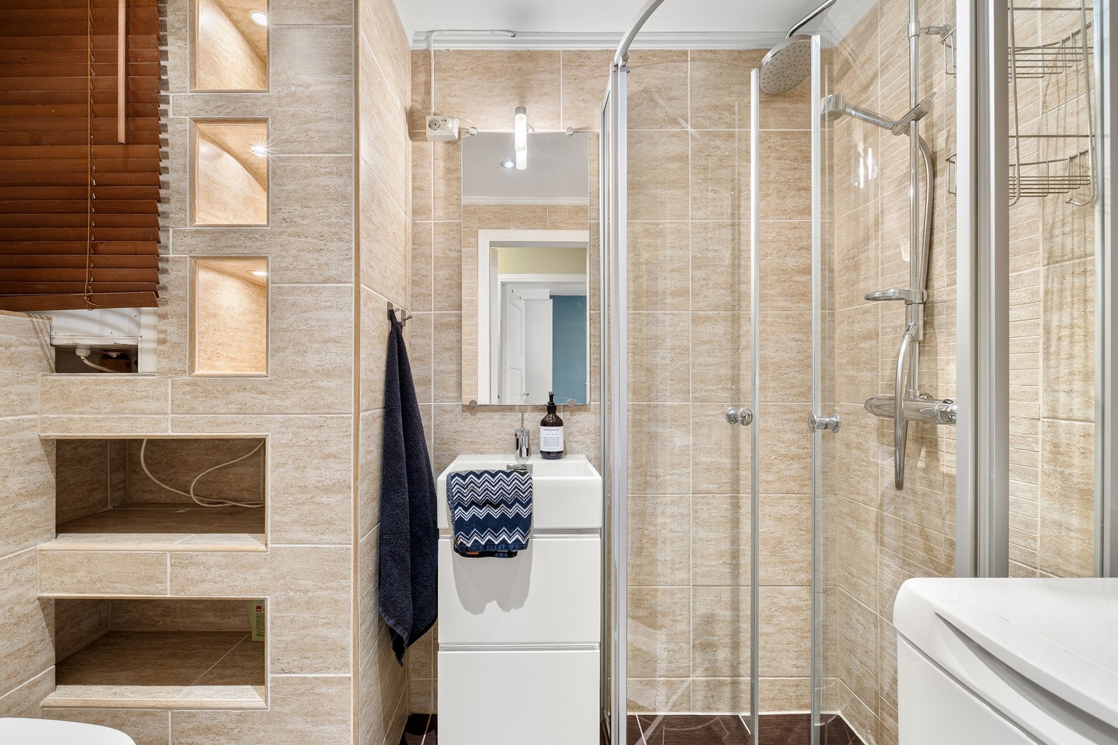 Badet er flislagt og er fra 2010. Galleribilde