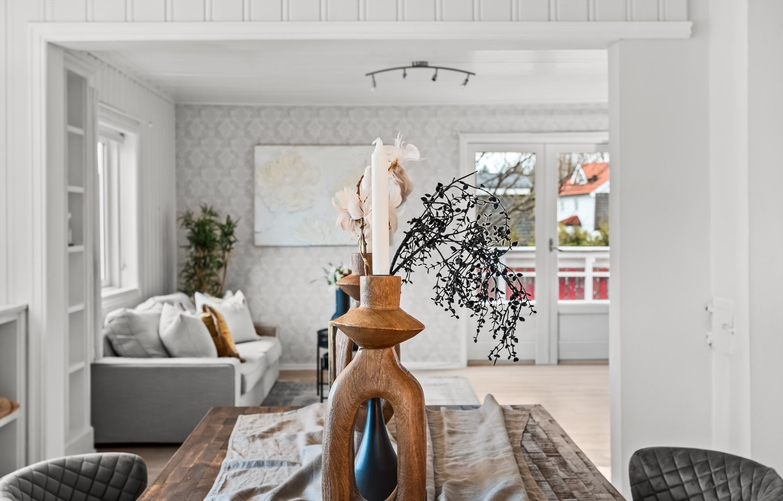 Gjennomgående lyse overflater gir et helhetlig inntrykk. Galleribilde