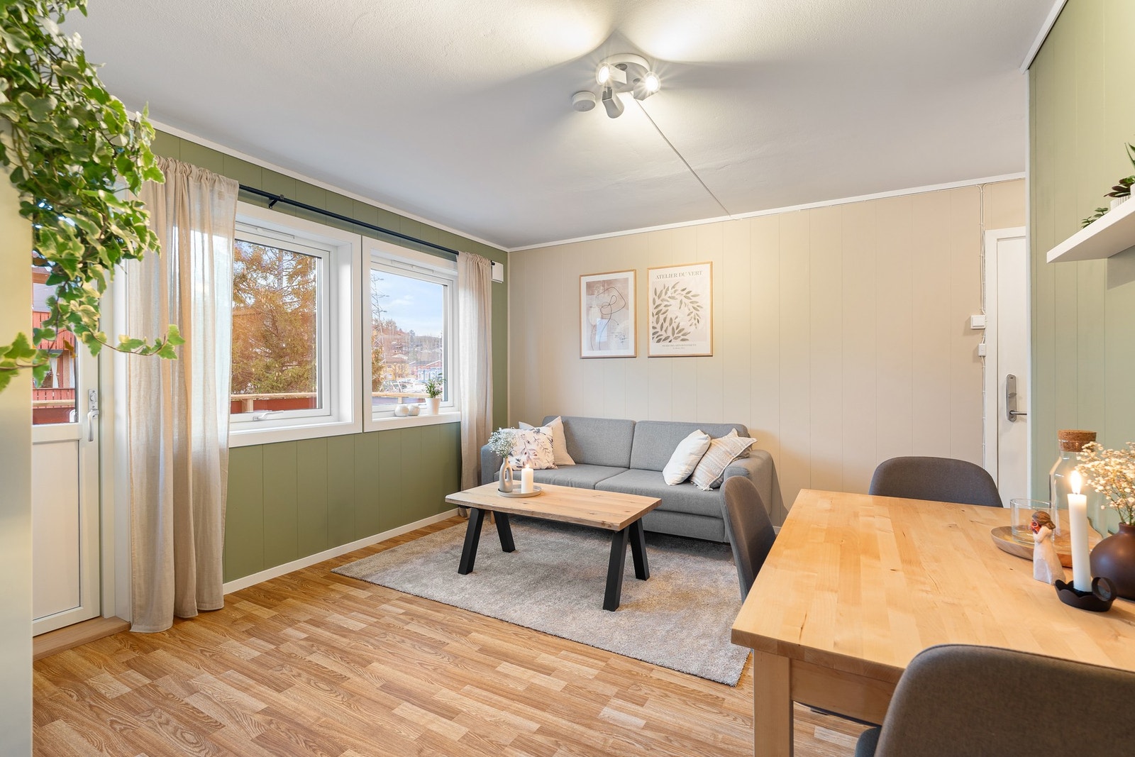 Leiligheten har en romslig stue som måler 14,5 m². Galleribilde