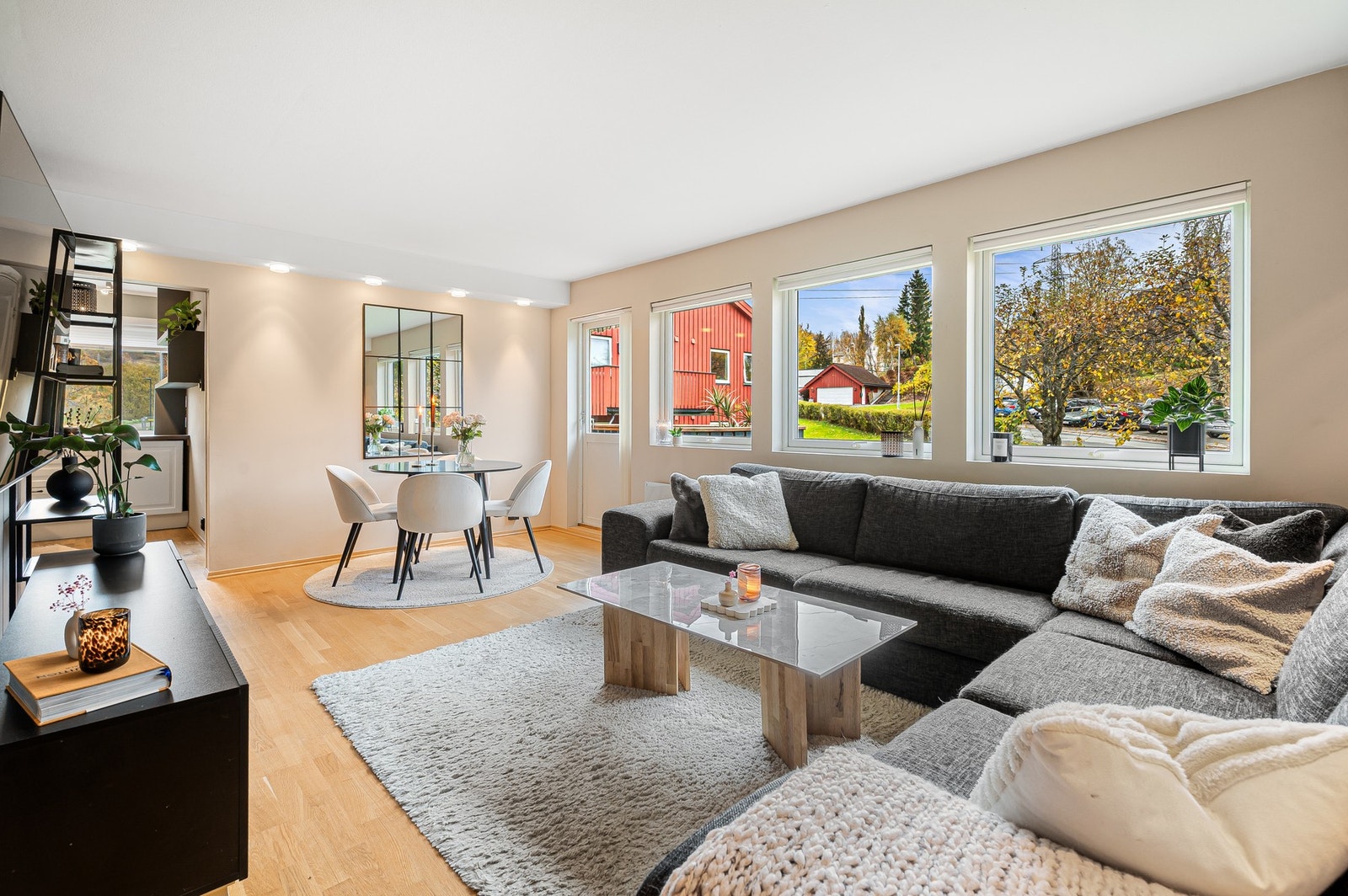 Mats Eidem v/ EiendomsMegler1 ønsker velkommen til Johan Cappelens veg 5! Foto: Krokstad og Nervik (Jens Martin Nervik) Galleribilde