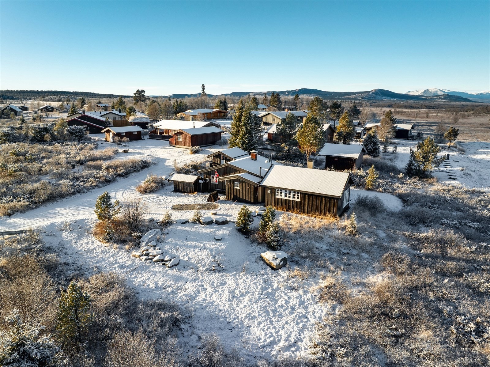 Hytta ligger i umiddelbar nærhet til flotte langrennsløyper som er koblet på hele løypenettet på Golsfjellet. Galleribilde