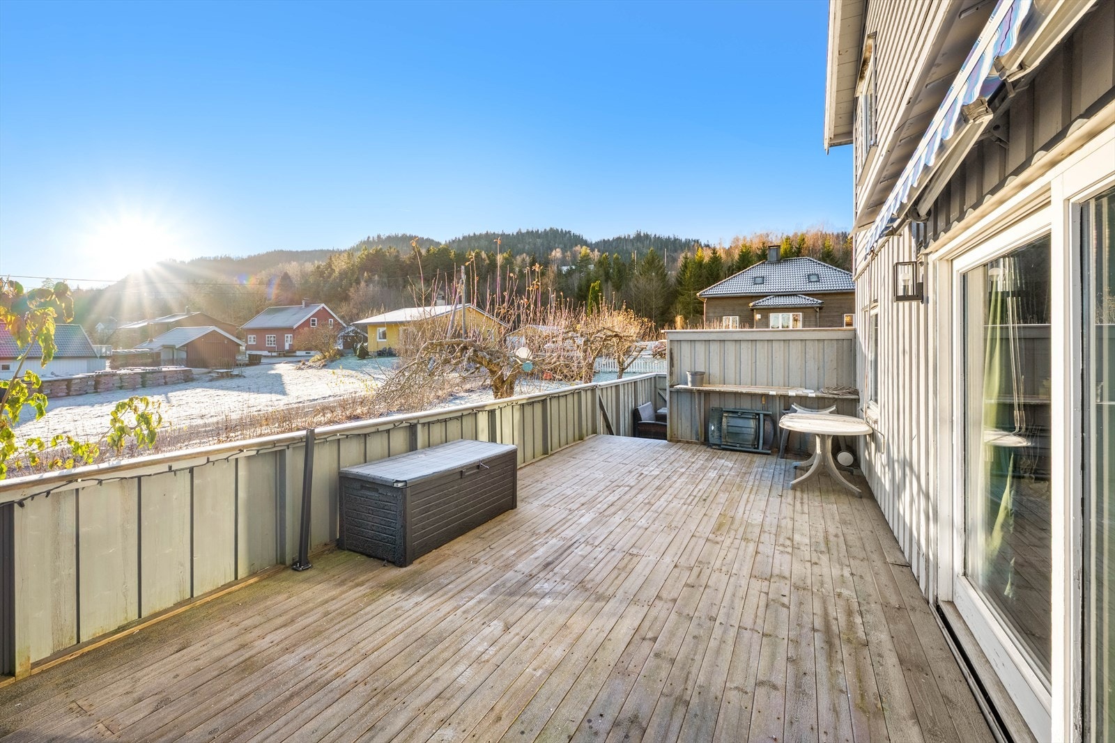 Terrassen er på totalt 48m² og gir god plass til ønsket møblering. Galleribilde