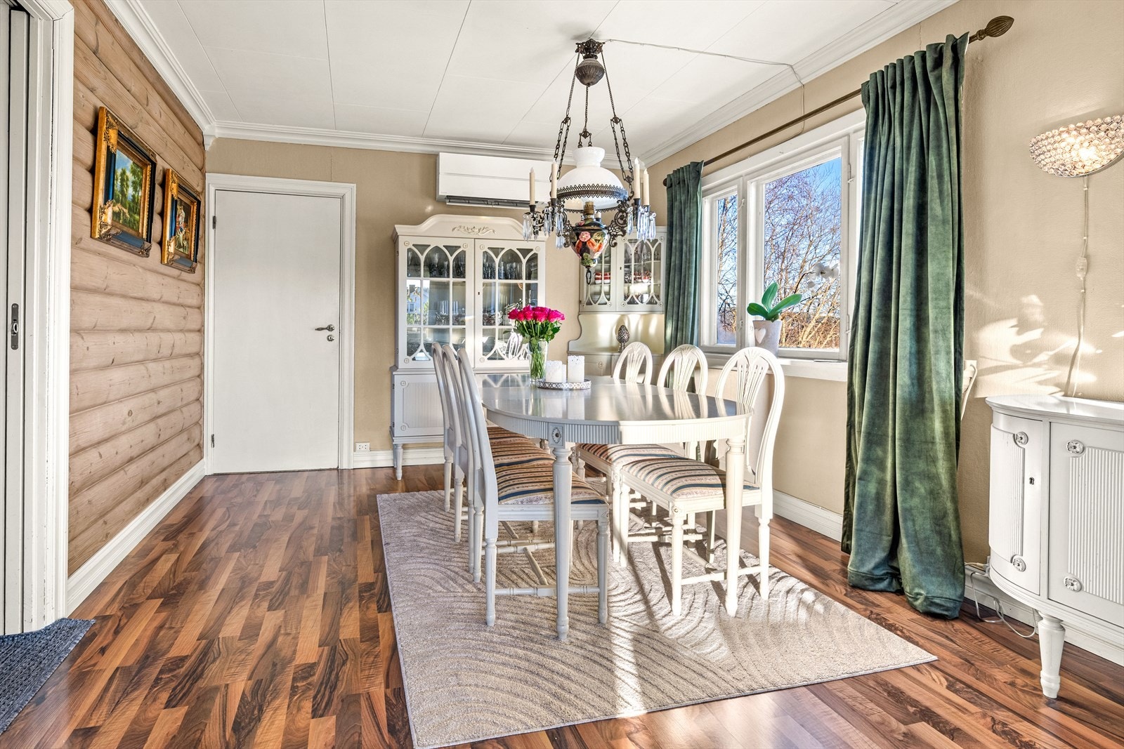 Luft til luft varmepumpe i stuen. Galleribilde