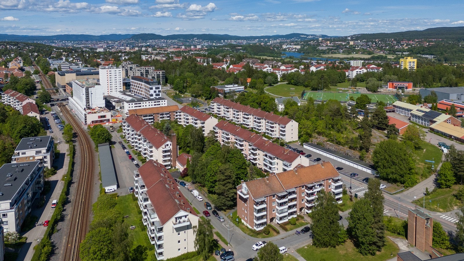 Gamlehagen Borettslag er et hyggelig nabolag sentralt på Lambertseter bestående av godt over 500 beboere i 356 andelsleiligheter. Galleribilde