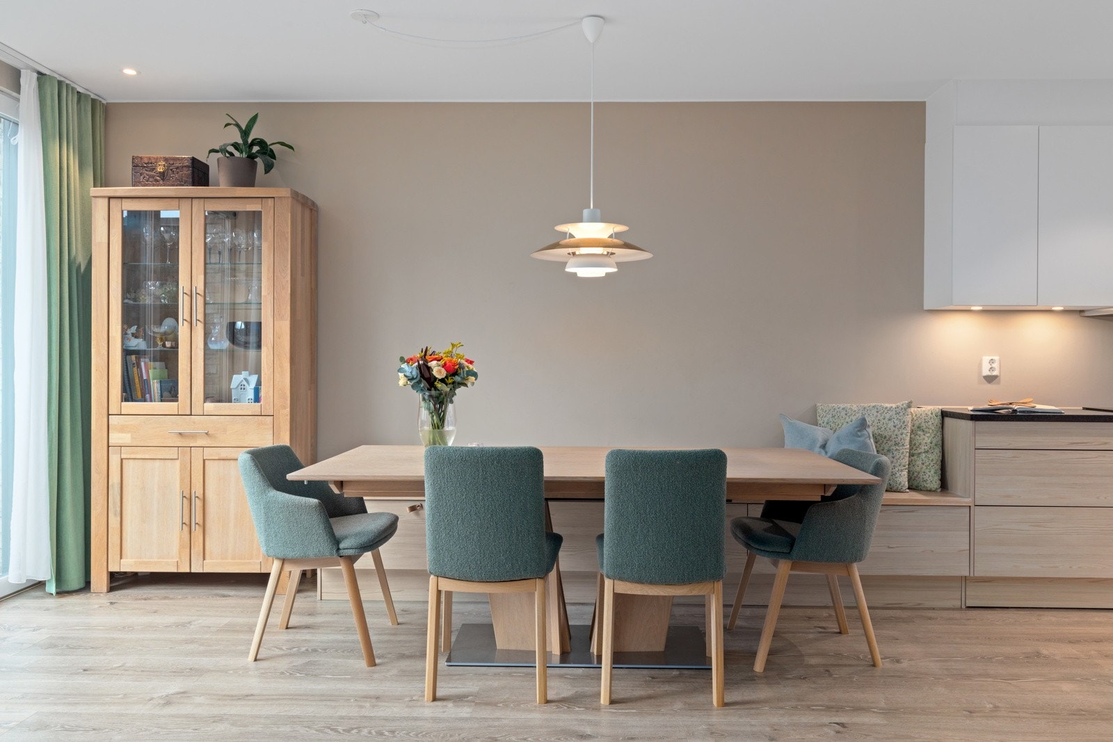 God plass til stor spisestue Galleribilde