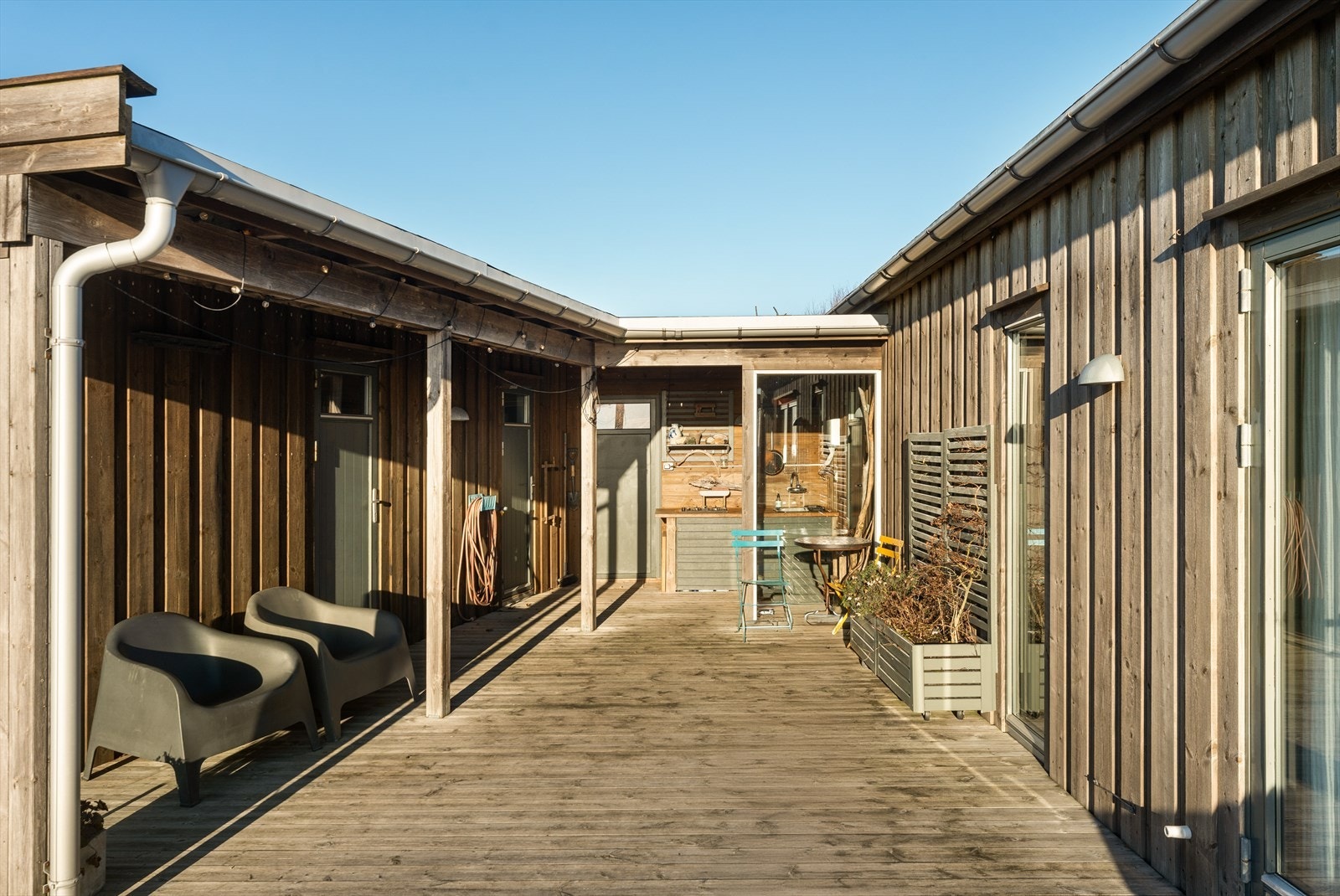 Som nevnt kan man gå tørrskodd mellom hovedhytta og sovefløyen Galleribilde