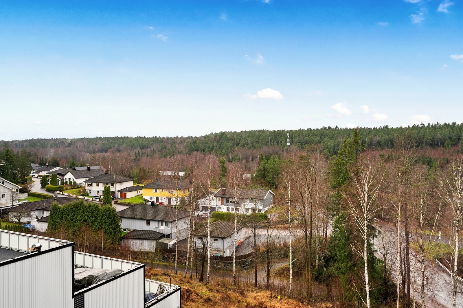 Fra boligen er det nærhet til flotte turområder i Mossemarka. Galleribilde
