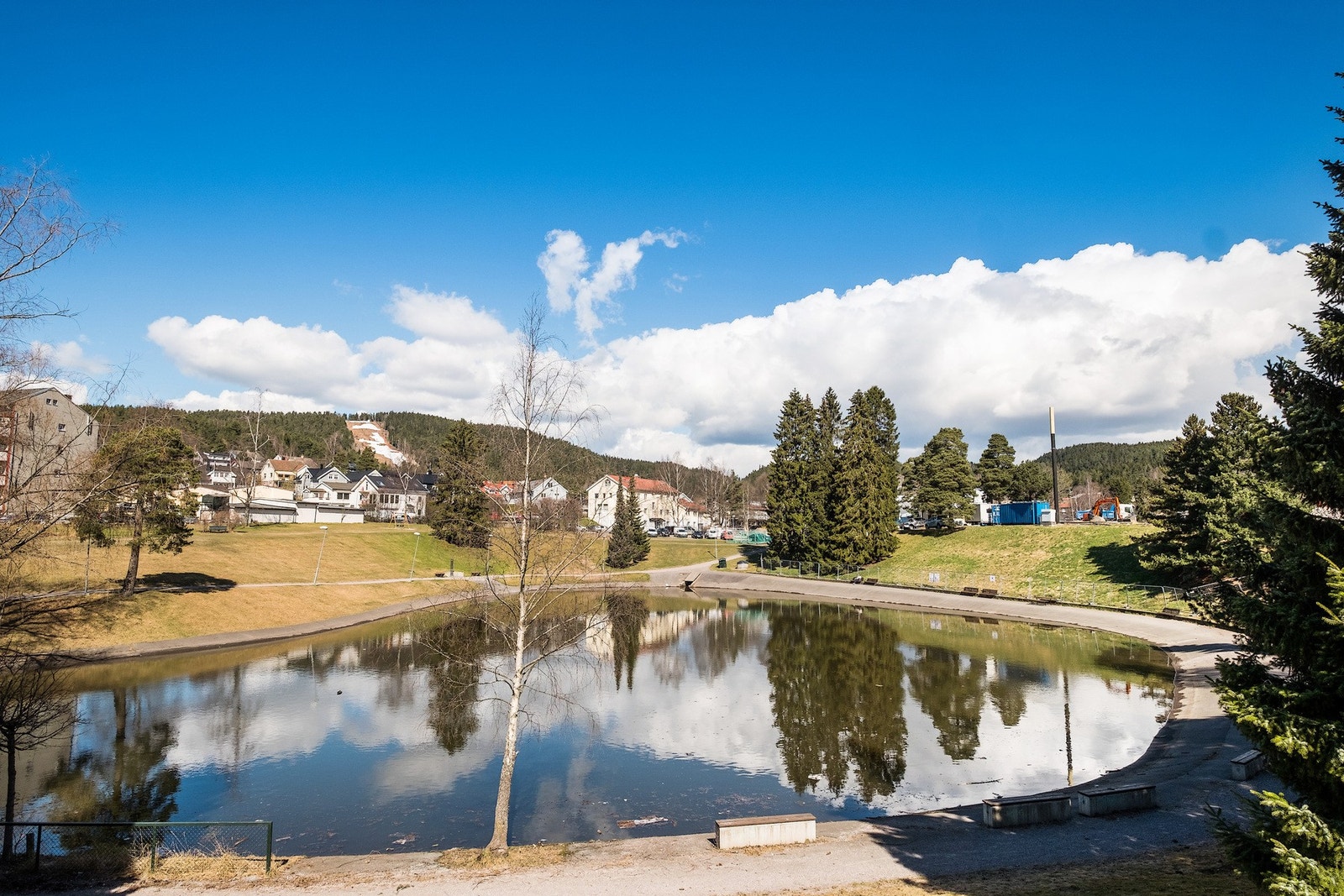 Badedammen på Årvoll. Galleribilde