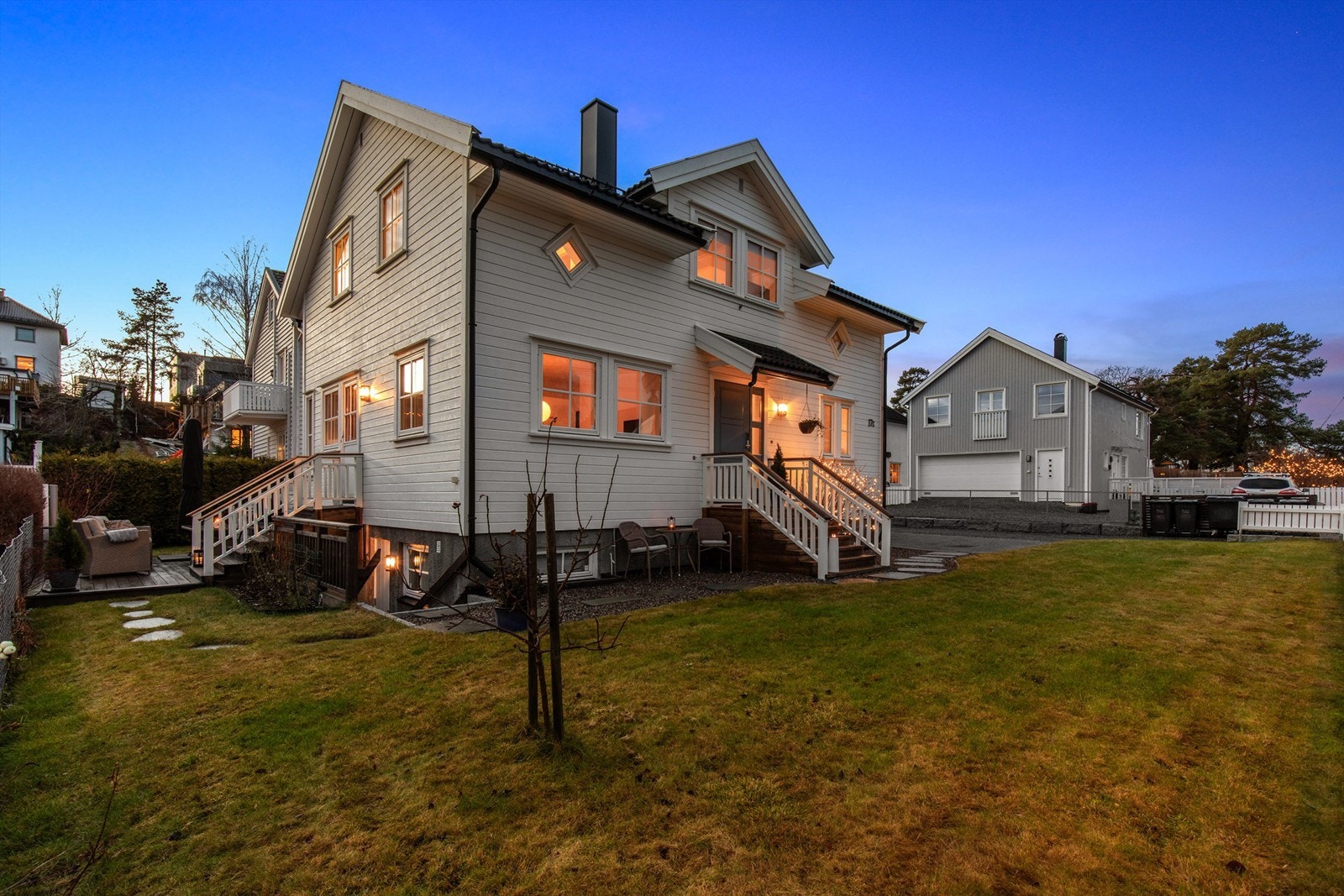 Hagen innbyr til lek og aktivitet, med plass til for eksempel trampoline. Galleribilde