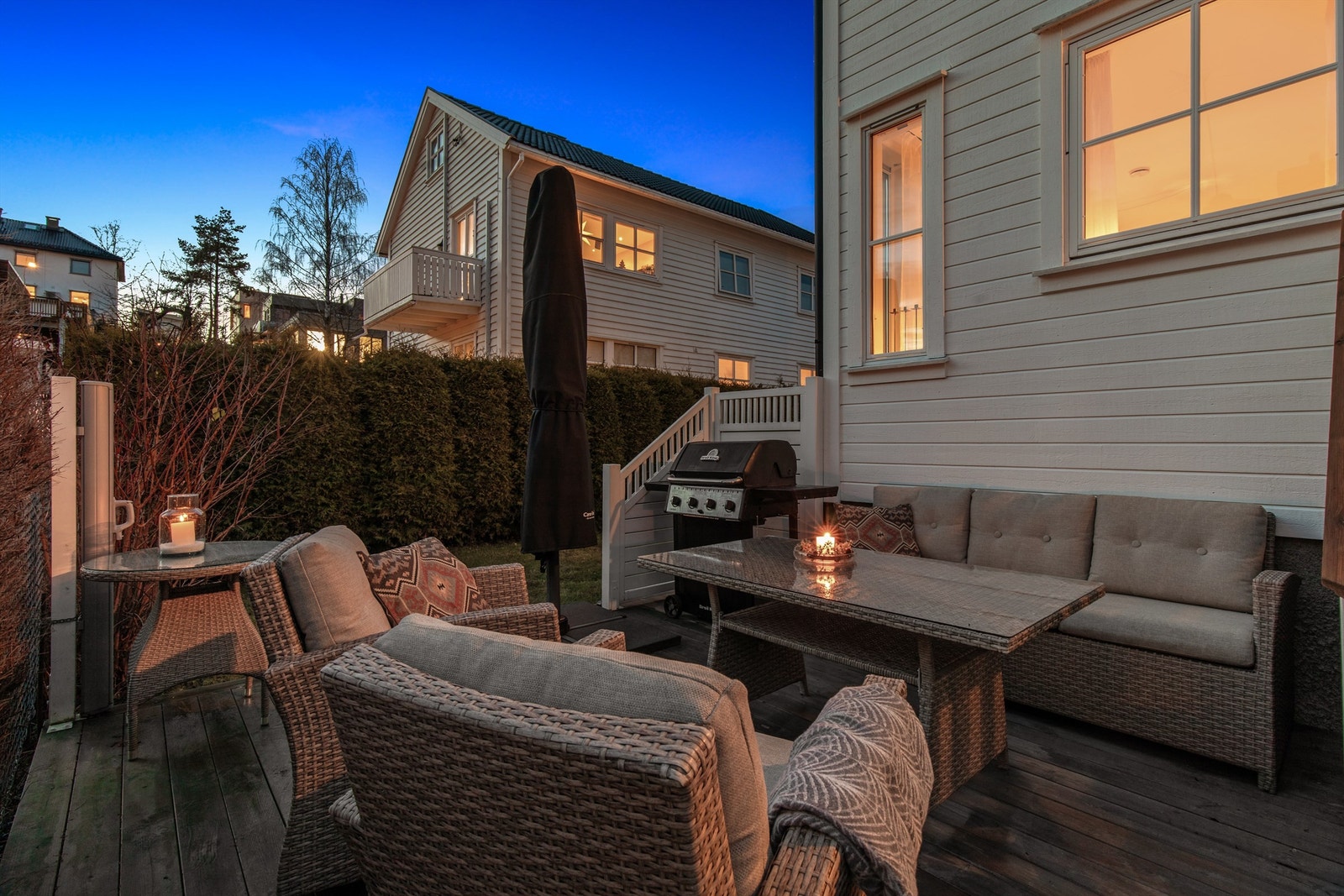 Uteplassen er en flott forlengelse av boligens sosiale sone. Galleribilde