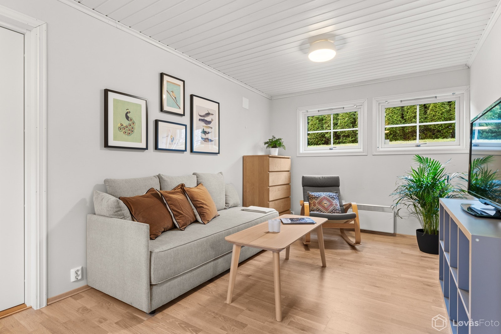 Romslig kjellerstue som gir ekstra boareal og fleksible bruksmuligheter. Galleribilde