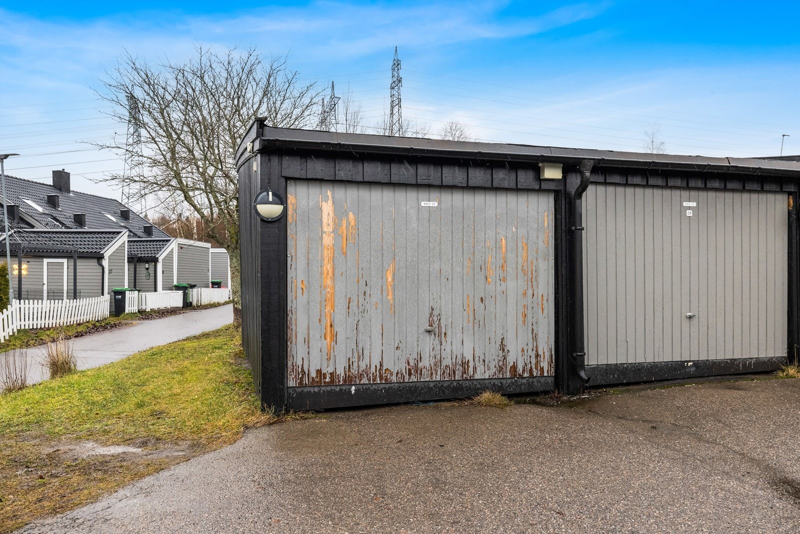 Det medfølger garasjeplass med montert lader. Abonnement tegnes via borettslaget (Elaway) Galleribilde