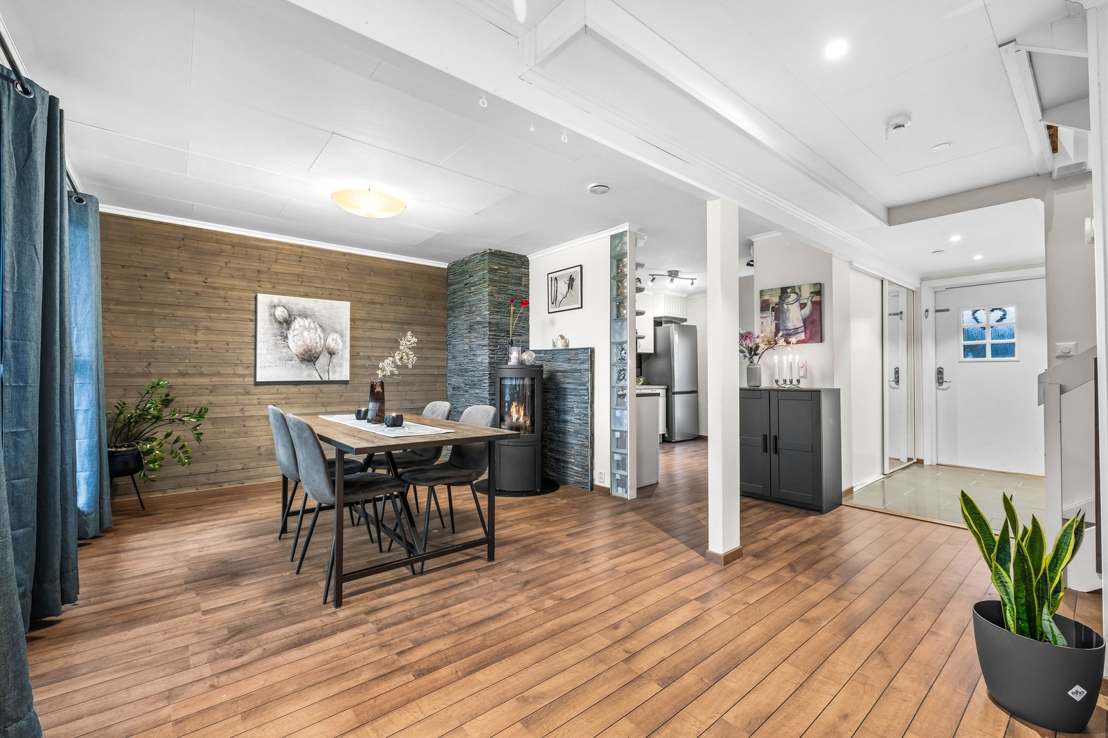 Pen og romslig bolig beliggende på barnevennlige Holt Vestvollen Galleribilde