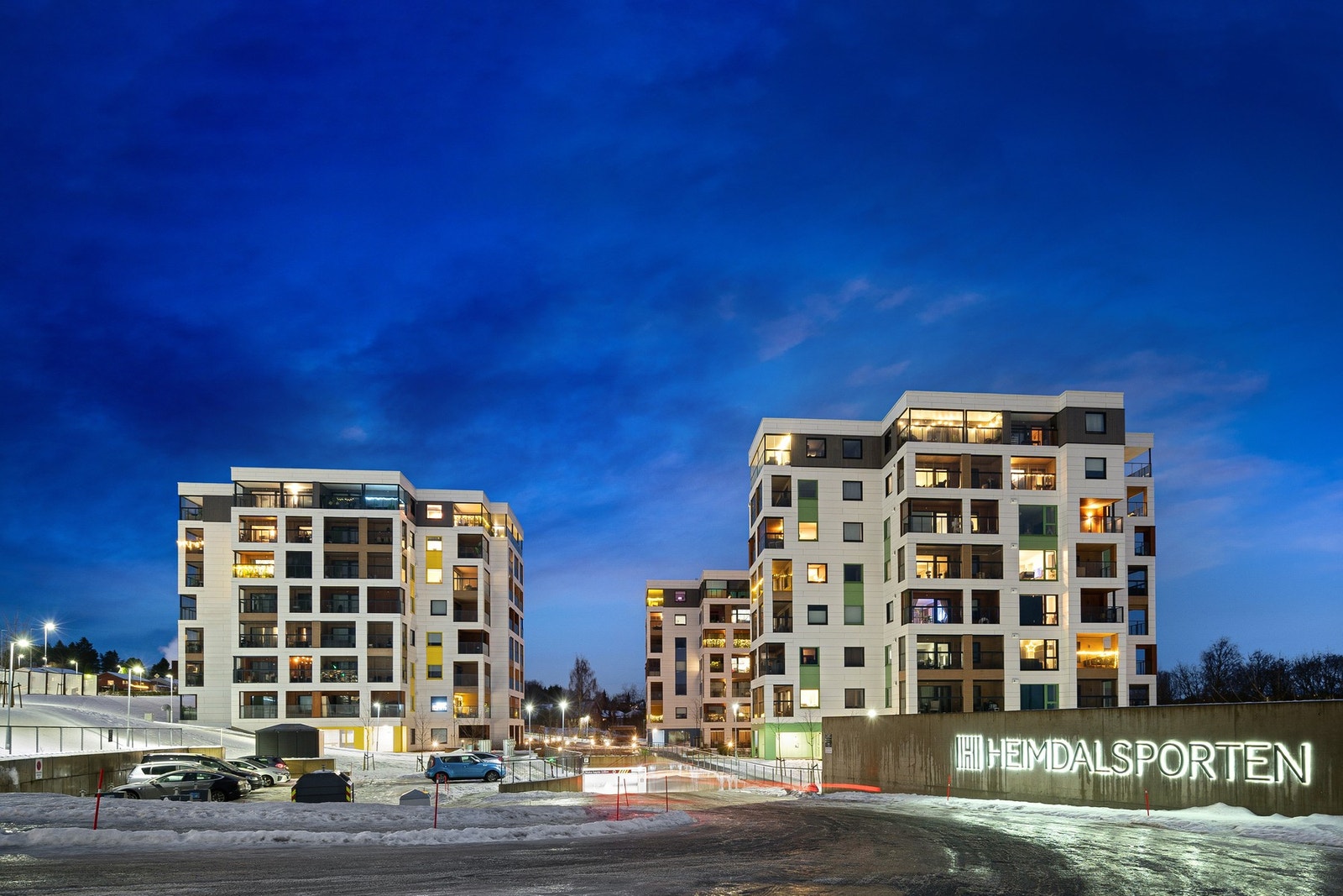 Sentral beliggenhet med umiddelbar tilgang til "alle" fasiliteter på Tiller. Galleribilde