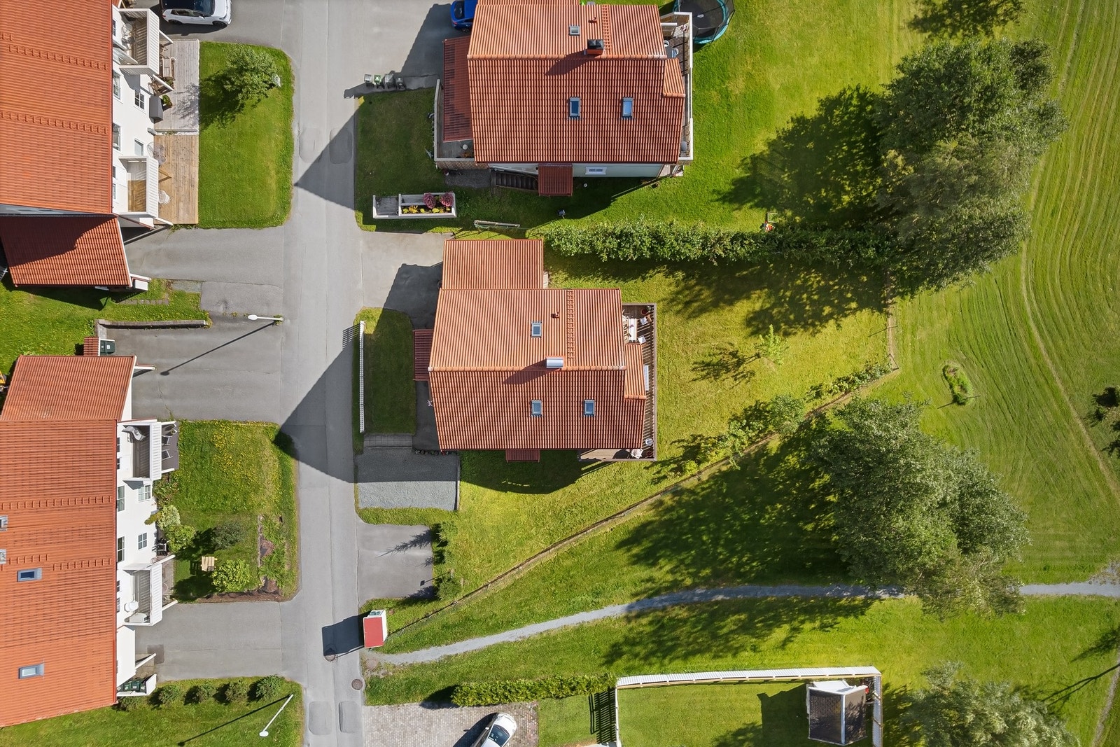 Sjeldent luftig og skjermet beliggenhet på Tiller. Galleribilde