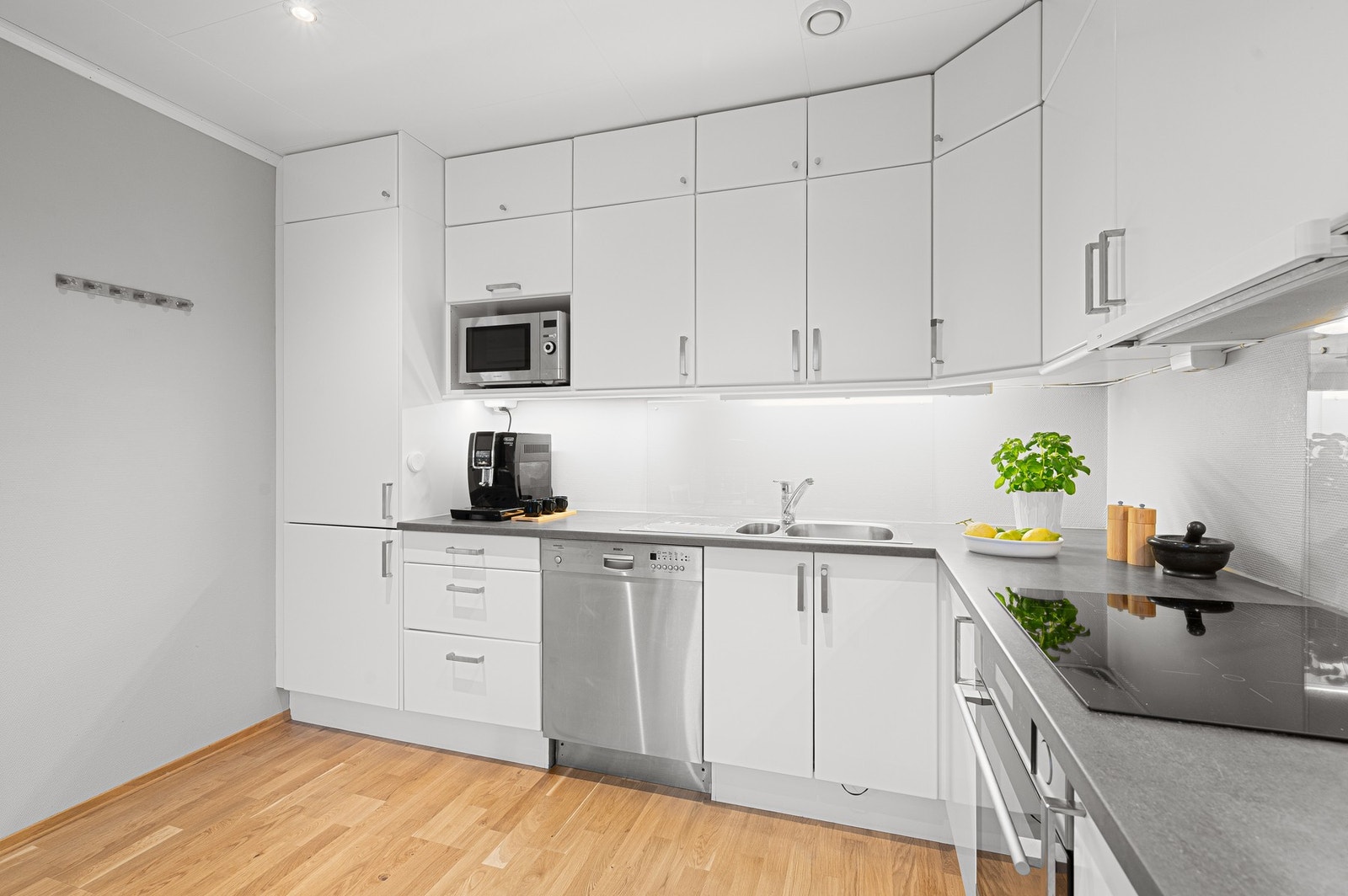 Hvitevarene på kjøkken kan medfølge om ønskelig. Galleribilde